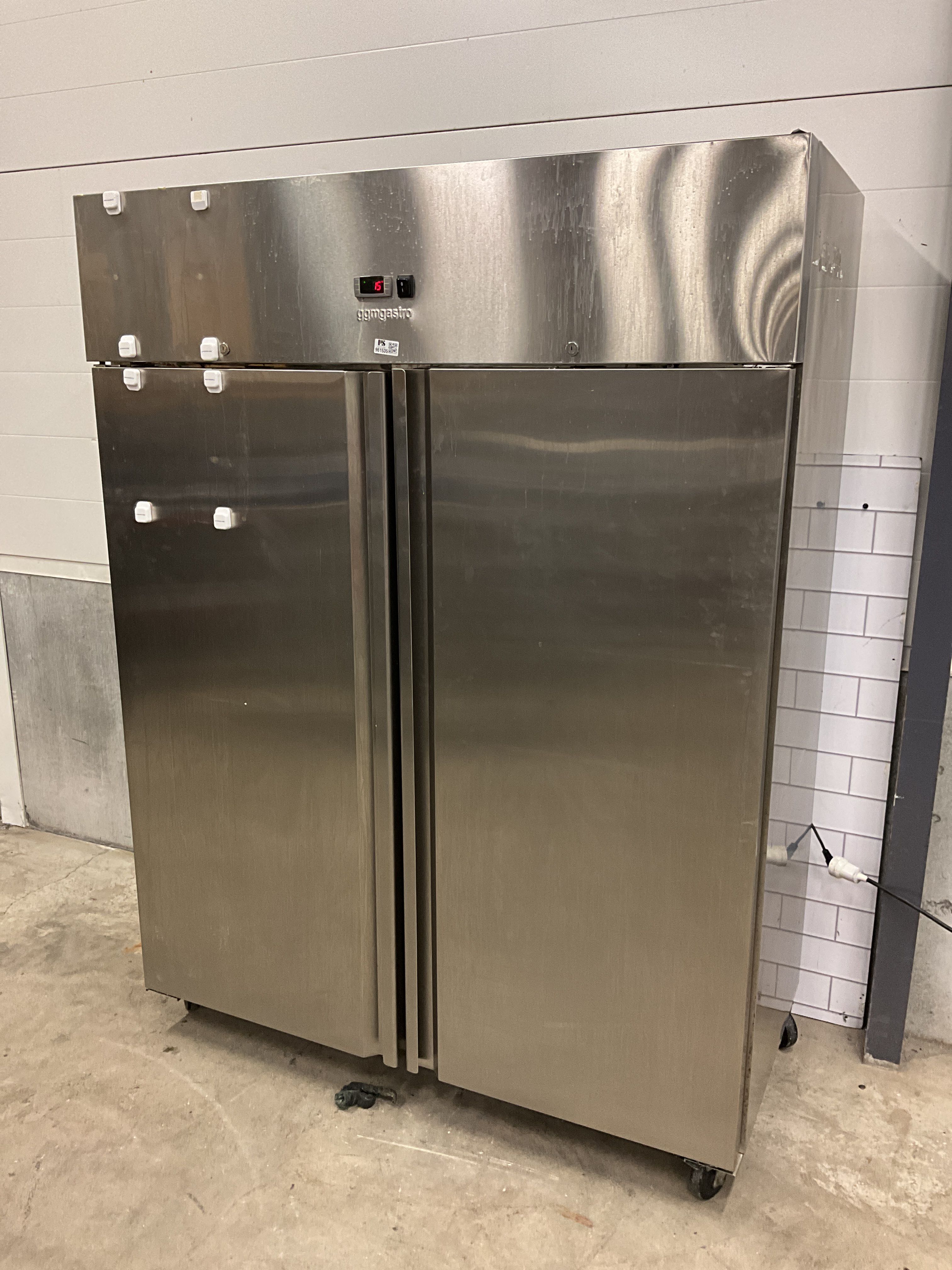 Double refrigerator on wheels PS Auction We value the future