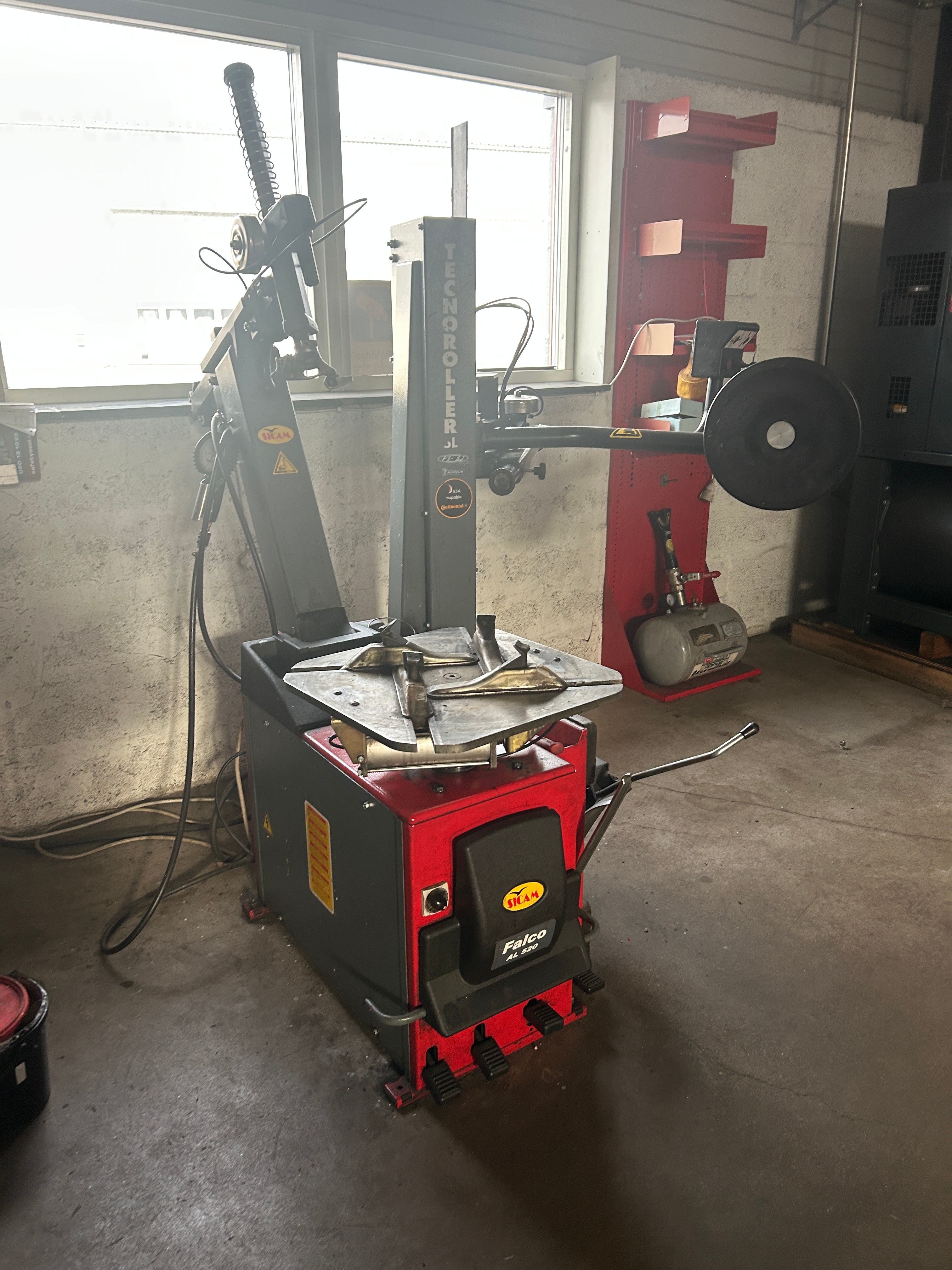 Tire mounting machine - Sicam Falco AL 520 - PS Auction - We value