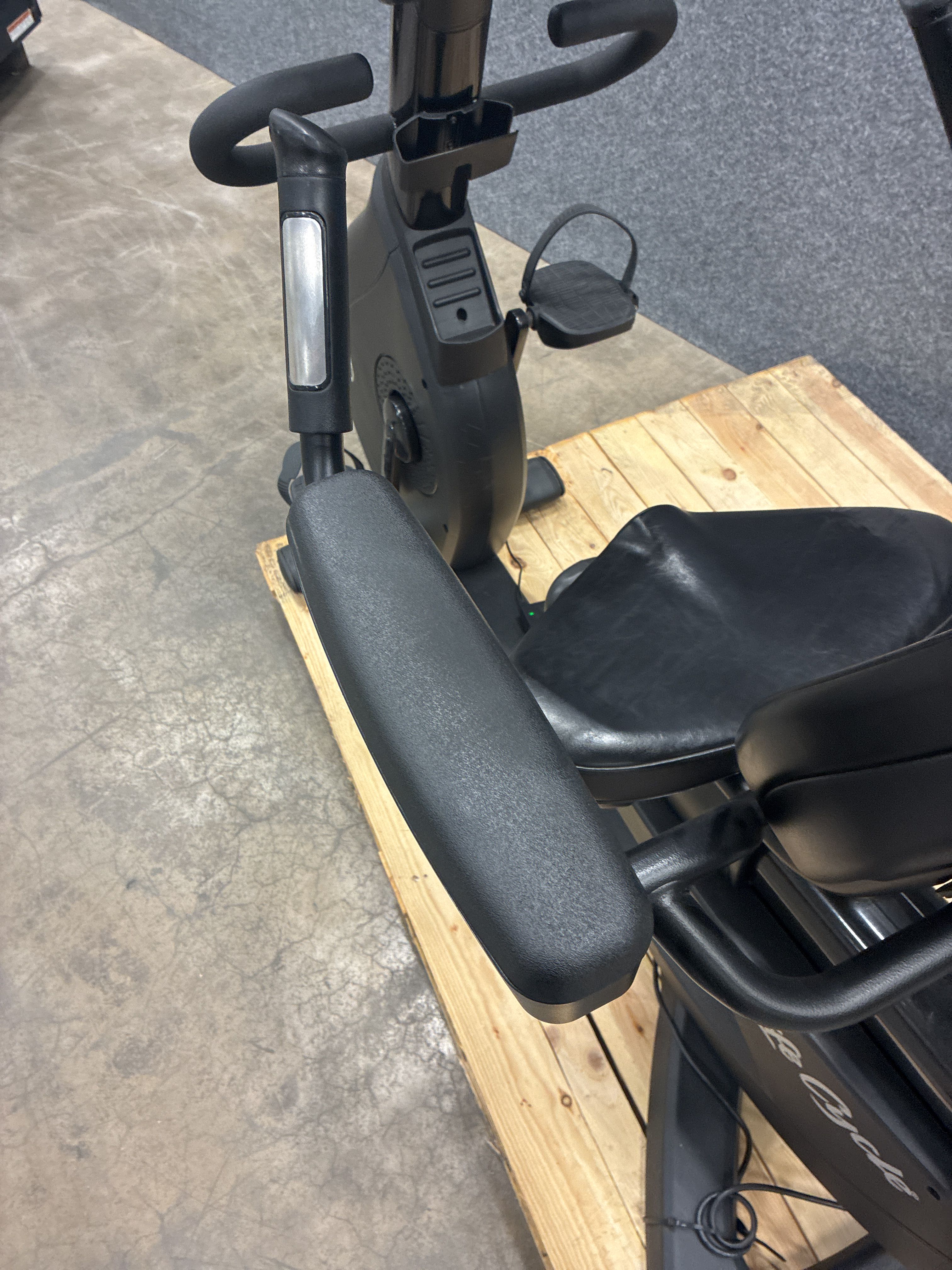 Exercise cycle, Life Fitness Life Cycle - PS Auction - We value the ...