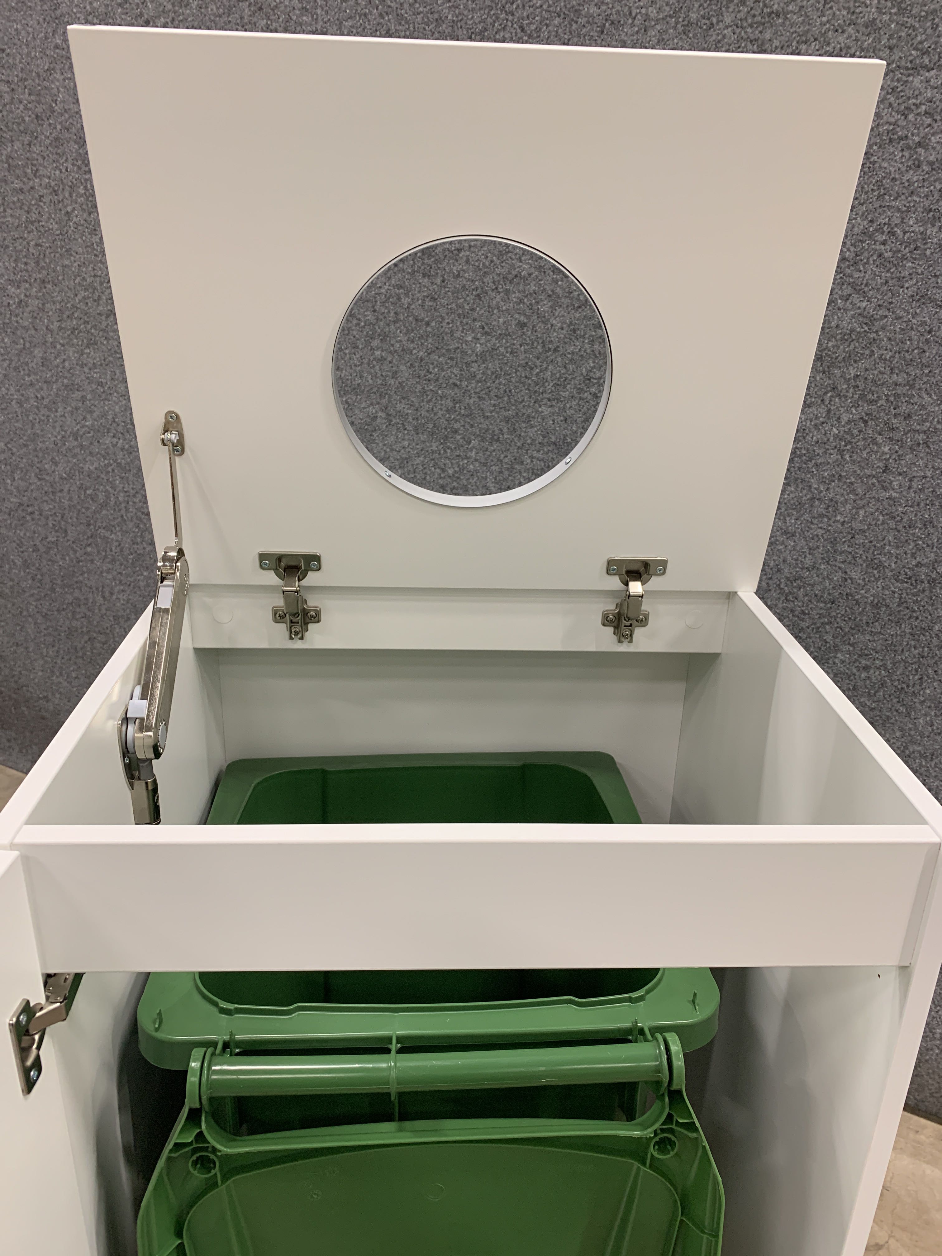 White Sorting Containers Waste sorting cabinet FAHRENHEIT White, 1 waste container - PS Auction ...