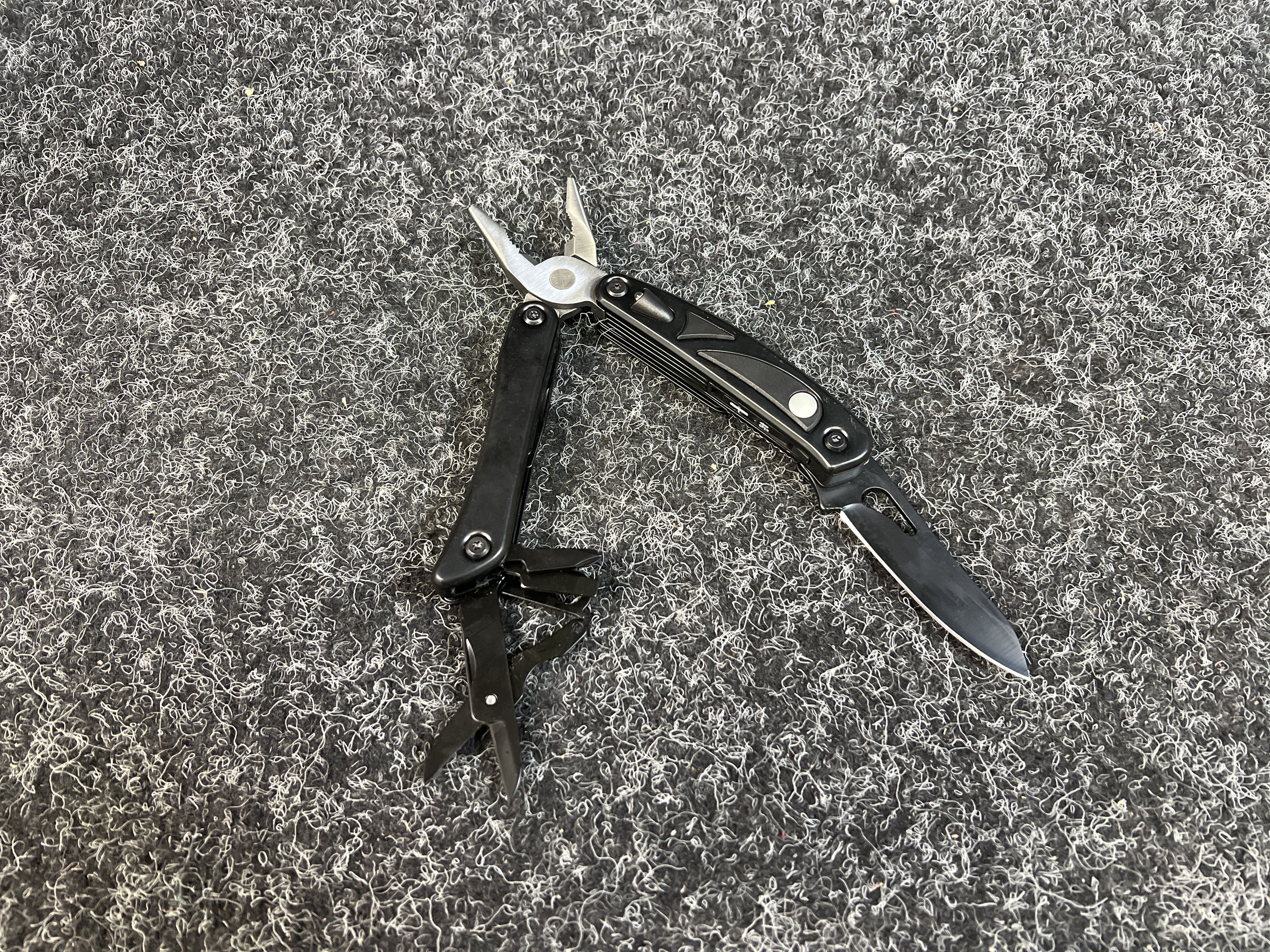 40 pcs Multi-tool - PS Auction - We value the future - Largest in net ...