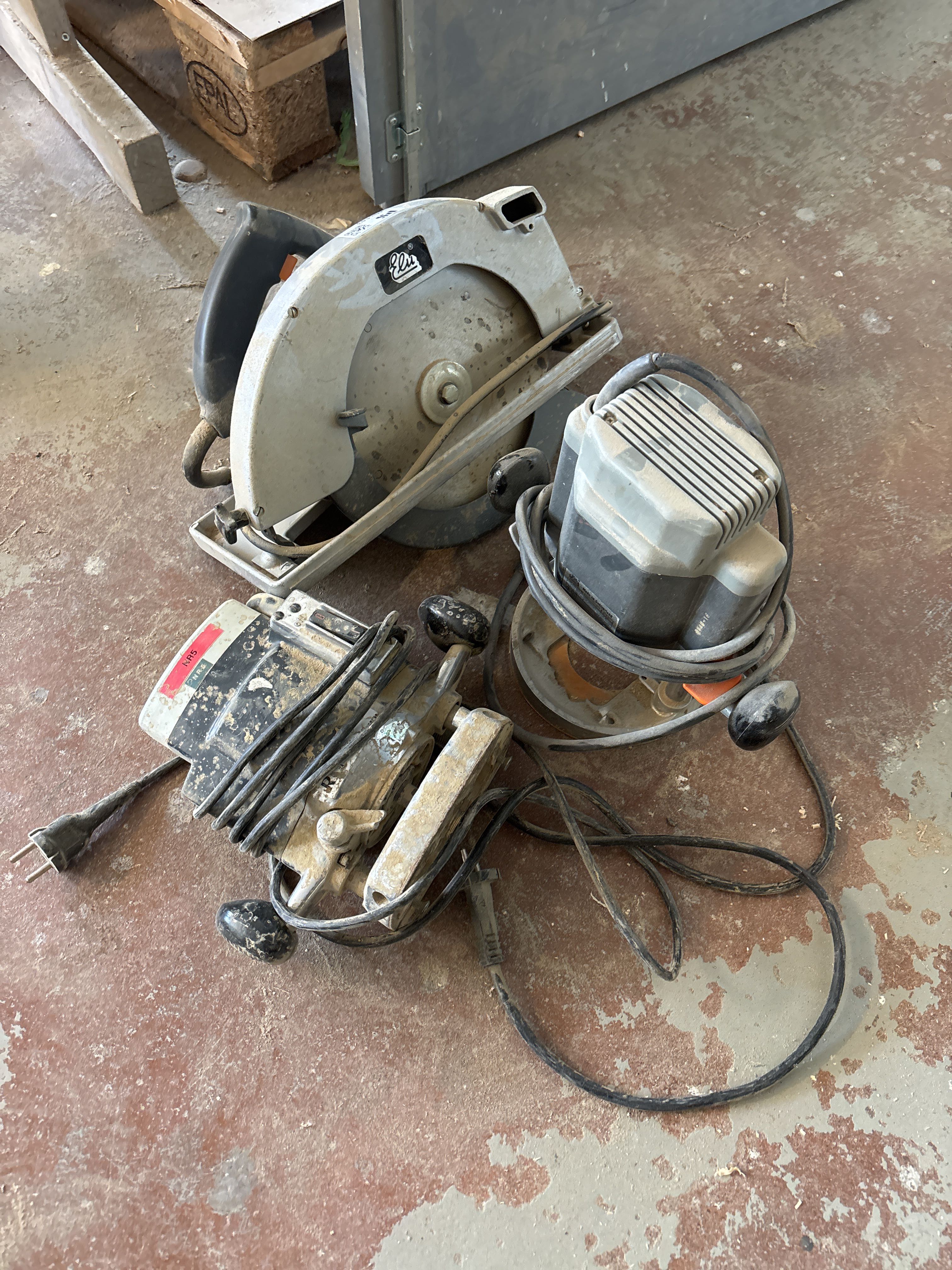 Crosscut saw, router and hand router - Elu - PS Auction - We value the ...
