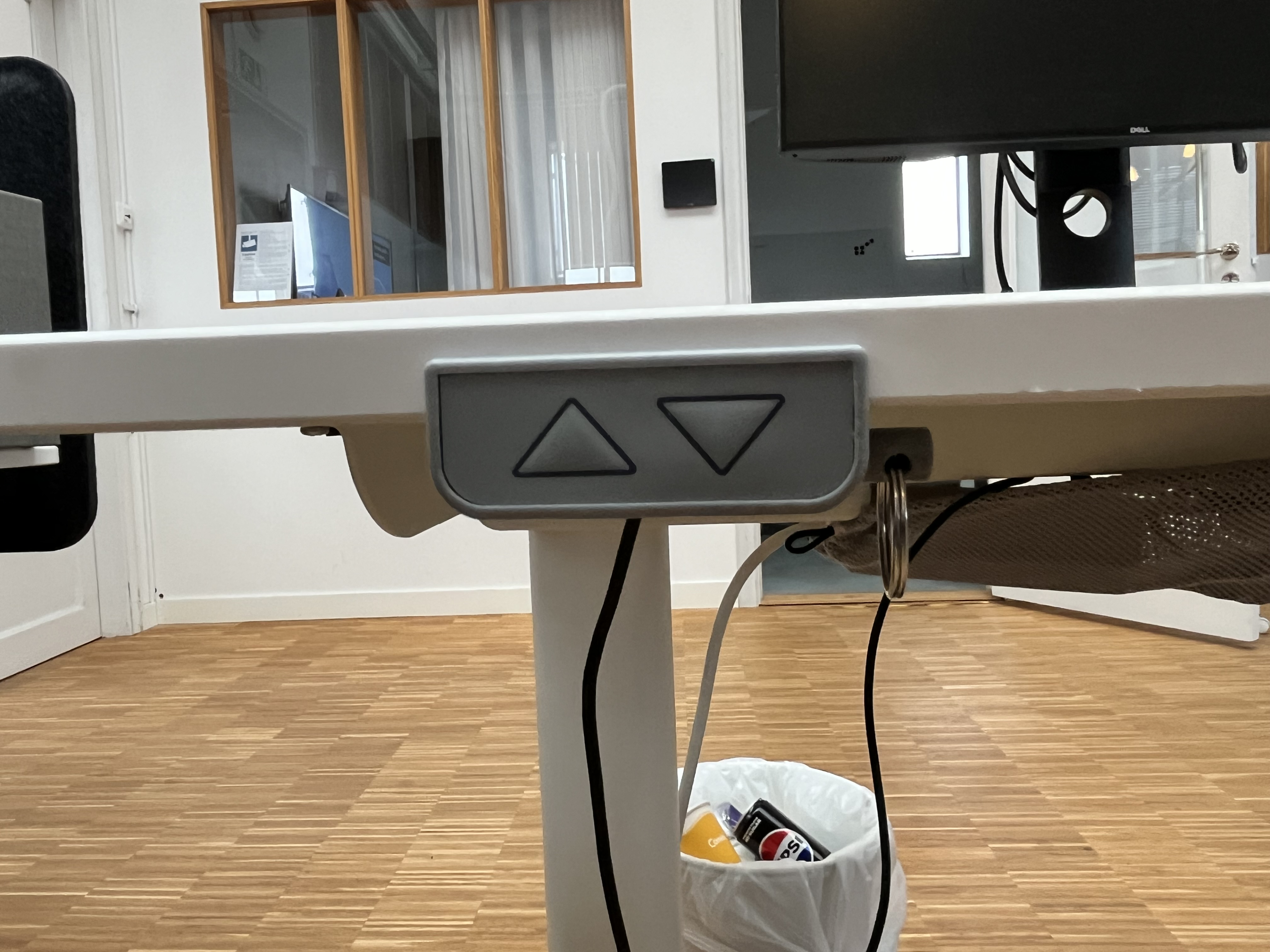 Electric desk BEKANT Sit/stand desk, white, 120x80 cm: (No. 39