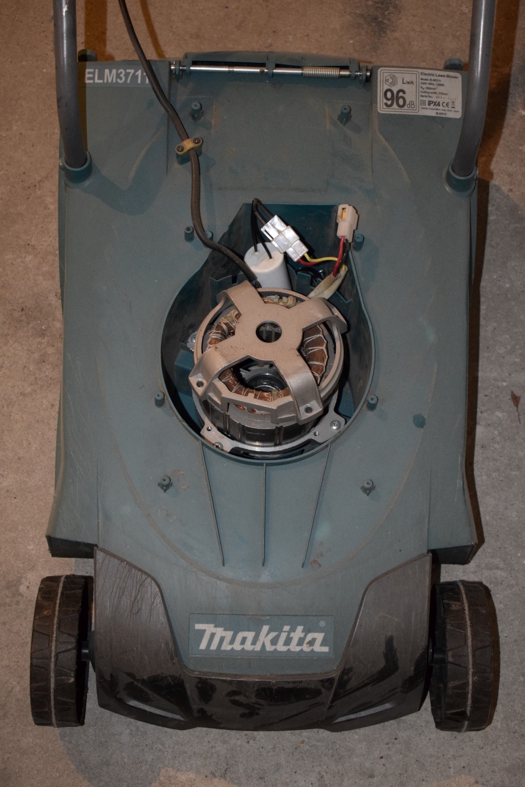 Makita electric lawn mower ELM3711 