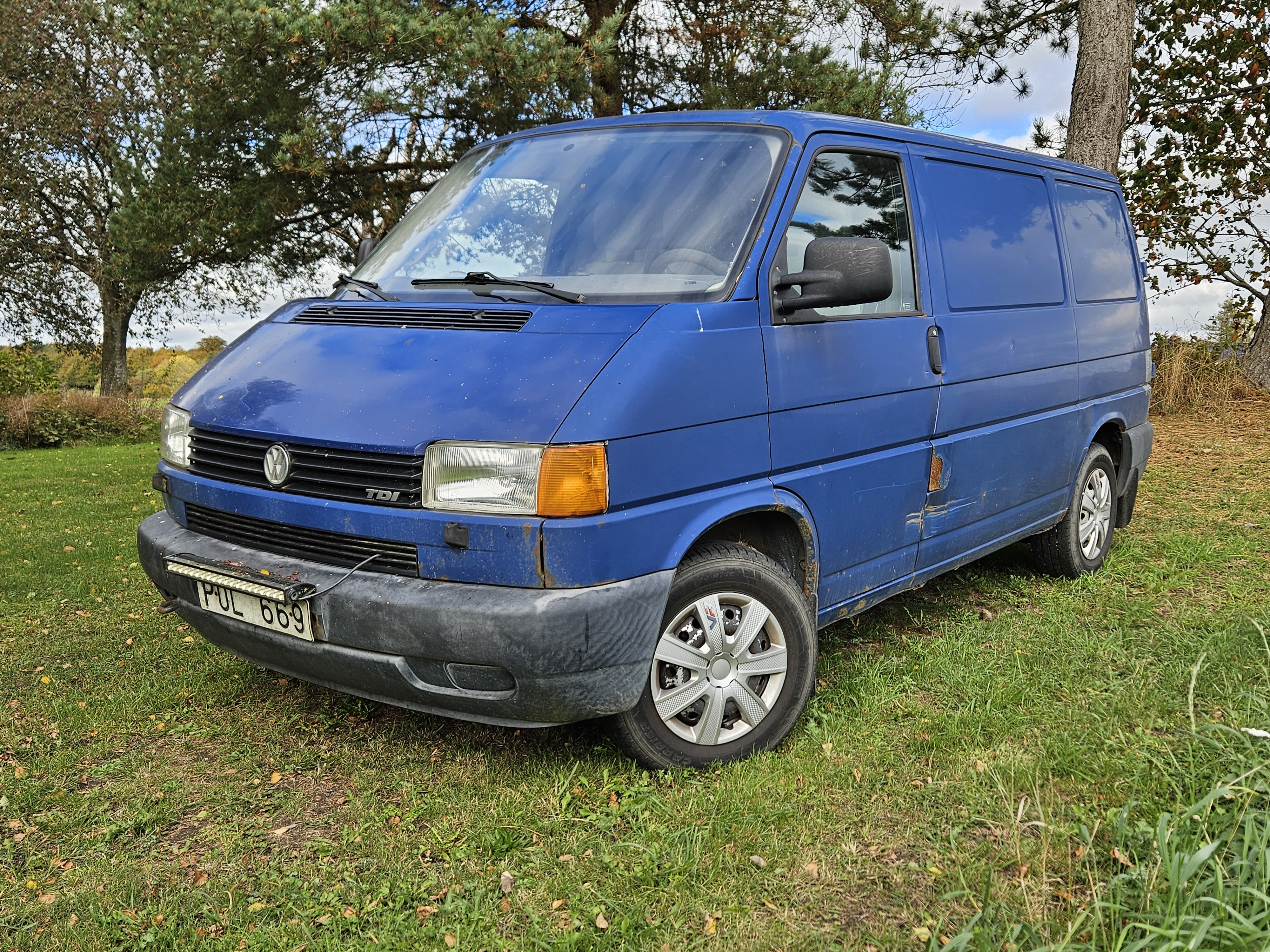 Förhandsvisning av video för Volkswagen Transporter 2.8t 2.5 TDI Manuell, 102hk -2002