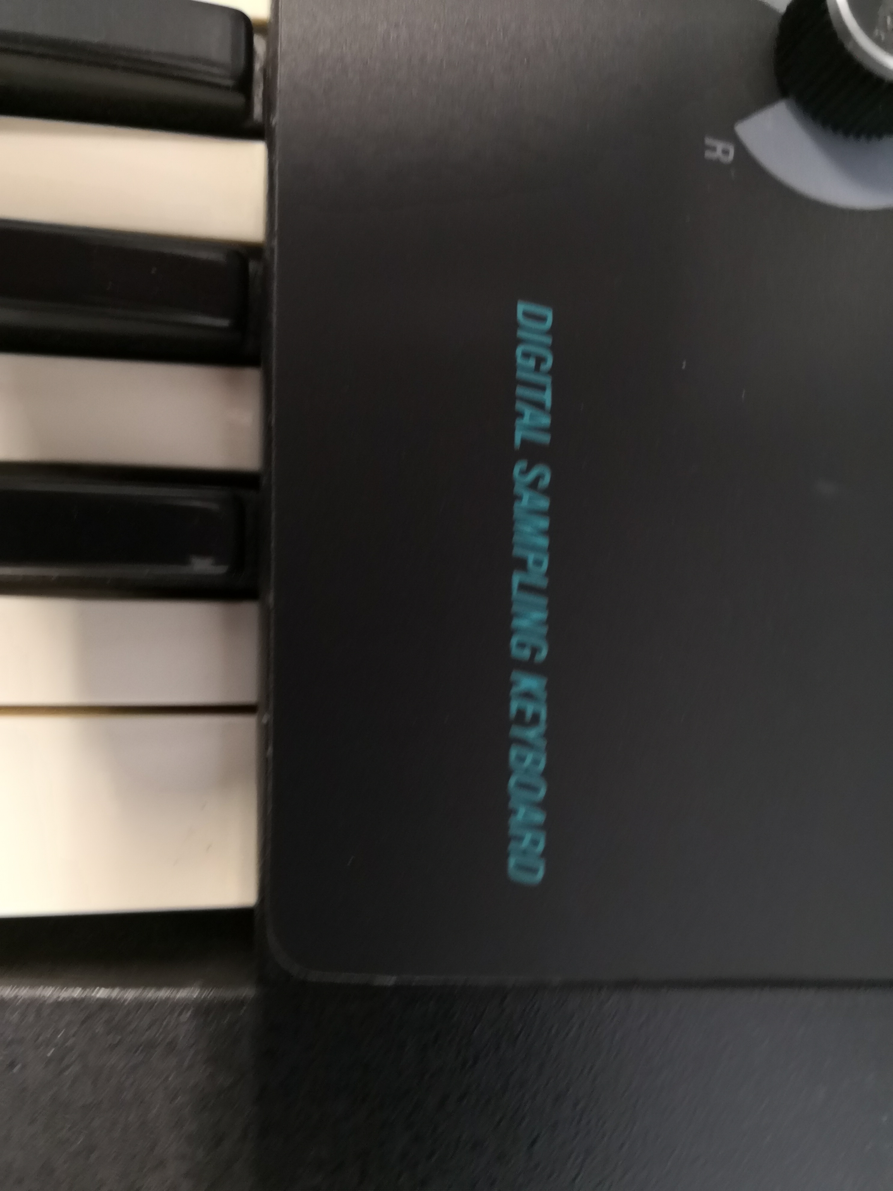 Keyboard Prophet 2000 - PS Auction - We value the future - Largest