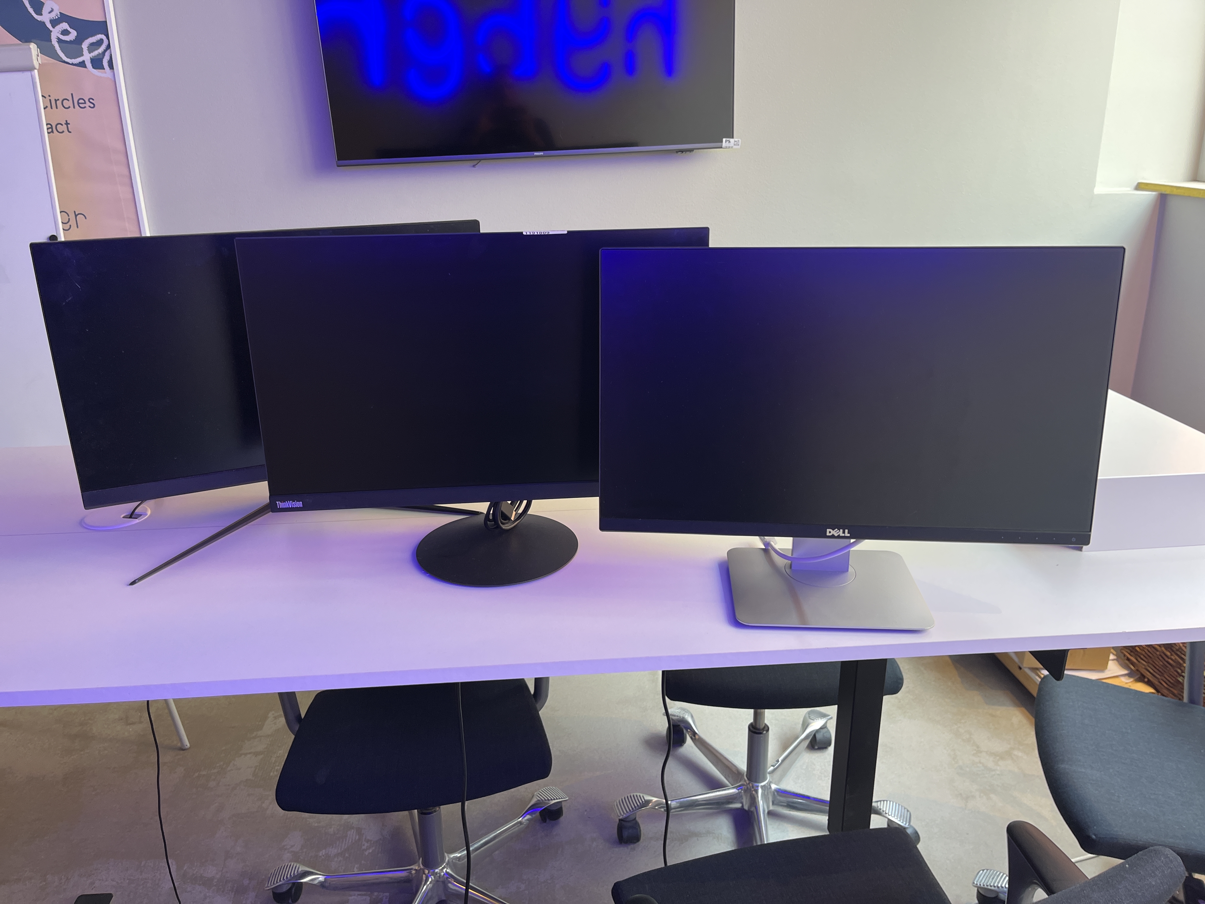3 computer monitors - PS Auction - We value the future - Largest in net ...