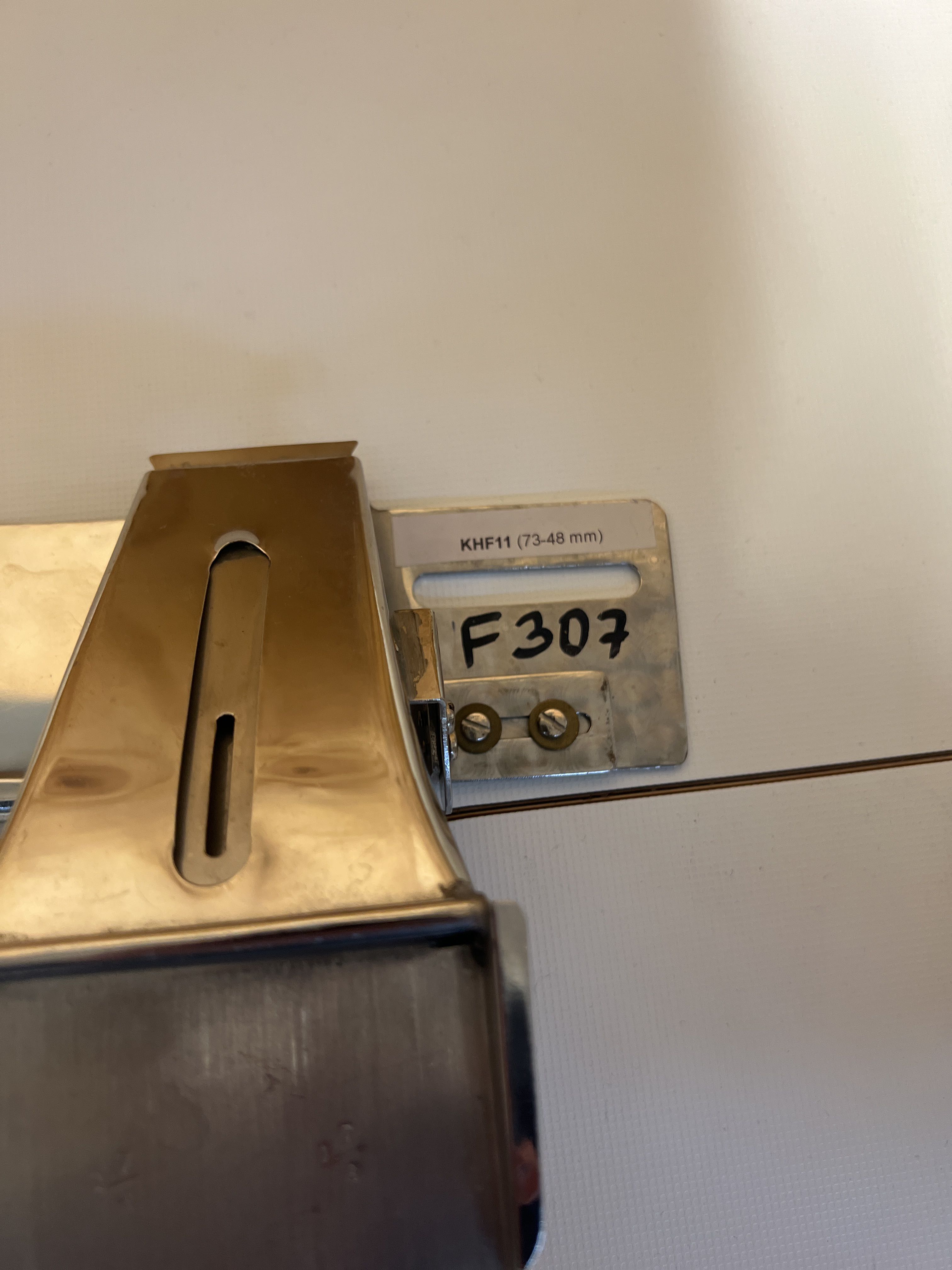 12 needle Sewing machine Zoje with table & pedals PS Auction We