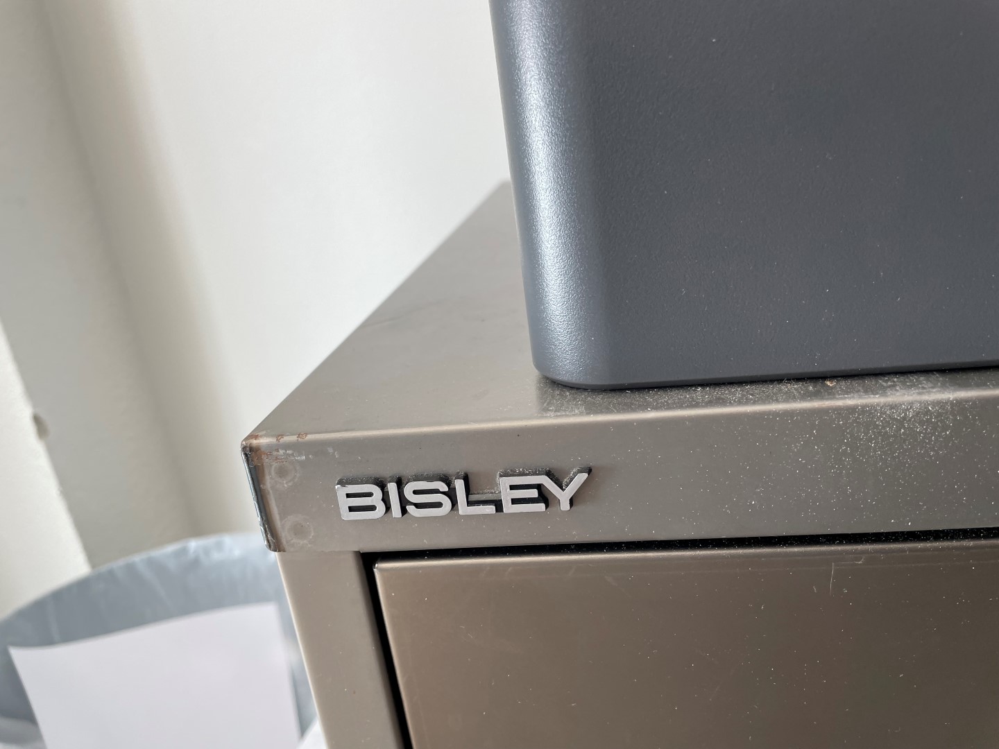 Sheet Metal Bisley Floor Cupboard And Bookcase PS Auction We Value sheet-metal-bisley-floor-cupboard-and-bookcase-ps-auction-we-value