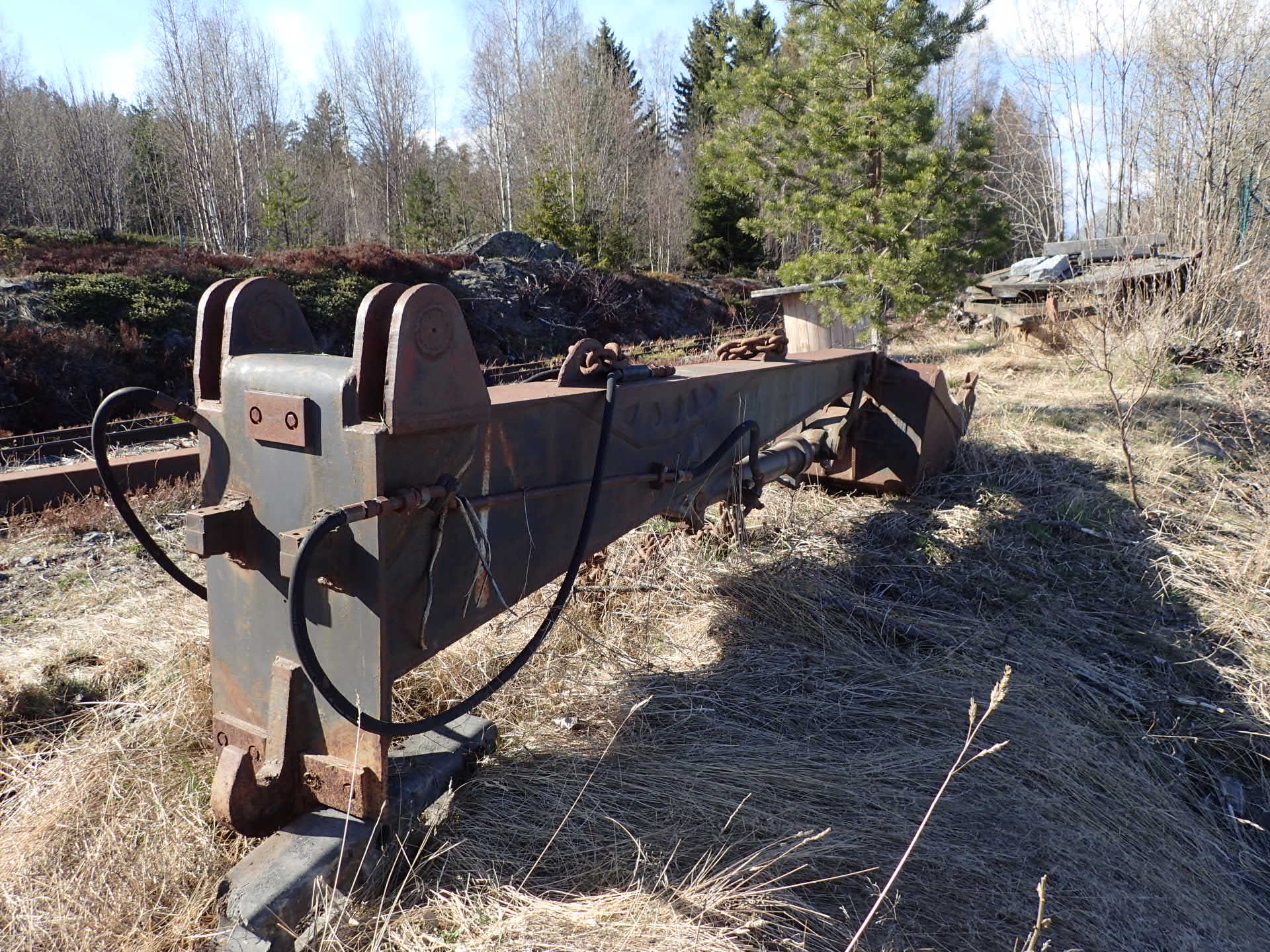 Hydraulic extension arm with bucket PS Auction We value the future