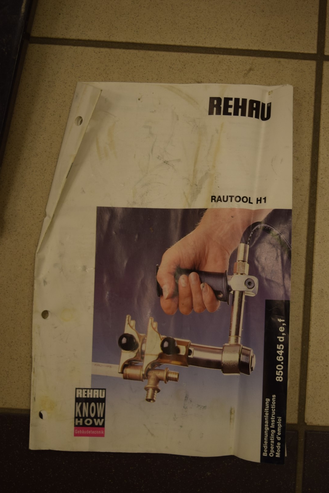 Press Tool Rehau Rautool H1 Ps Auction We Value The Future Largest In Net Auctions