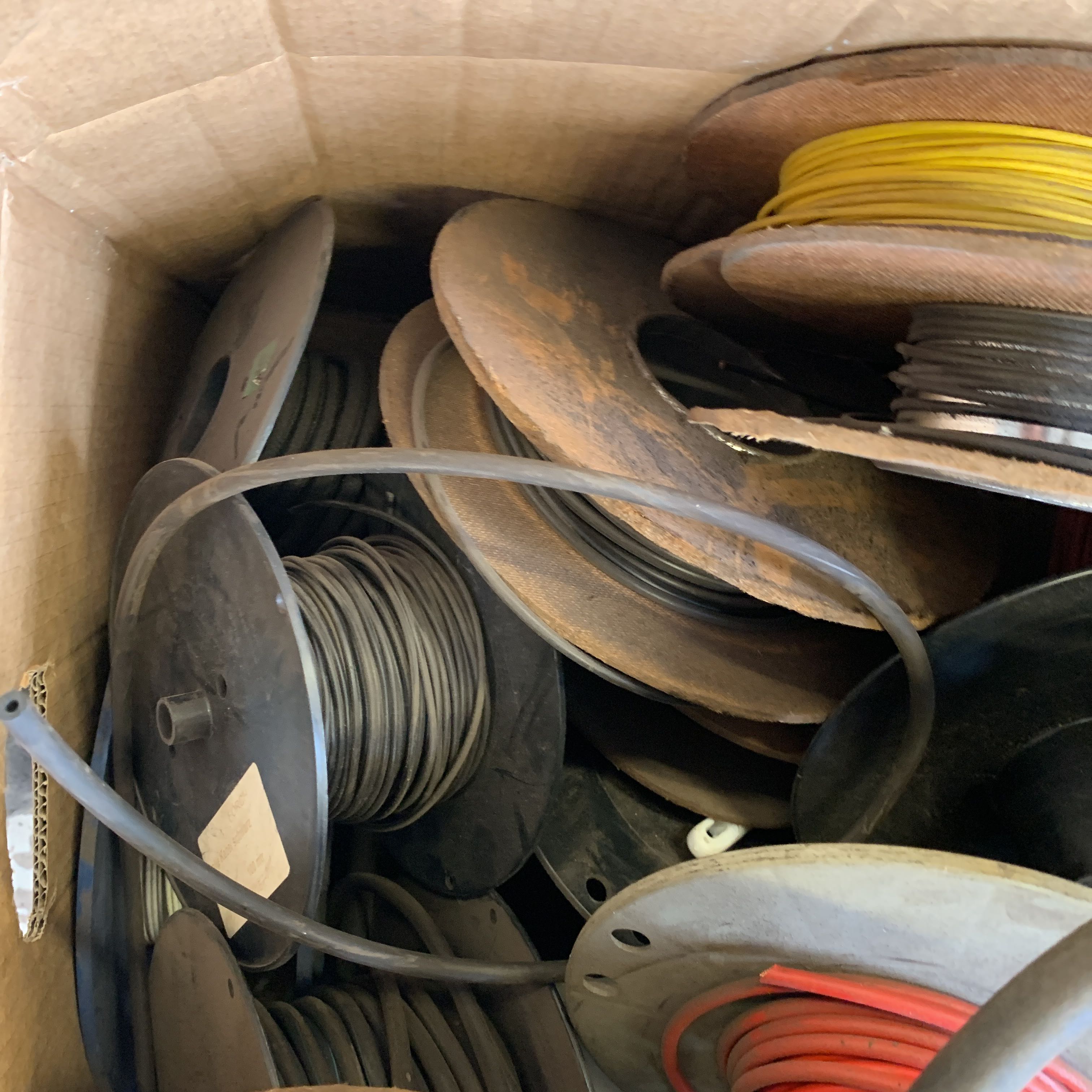 Vagn, låda med kabel och slang. - Auktioner online - Nätauktioner ...