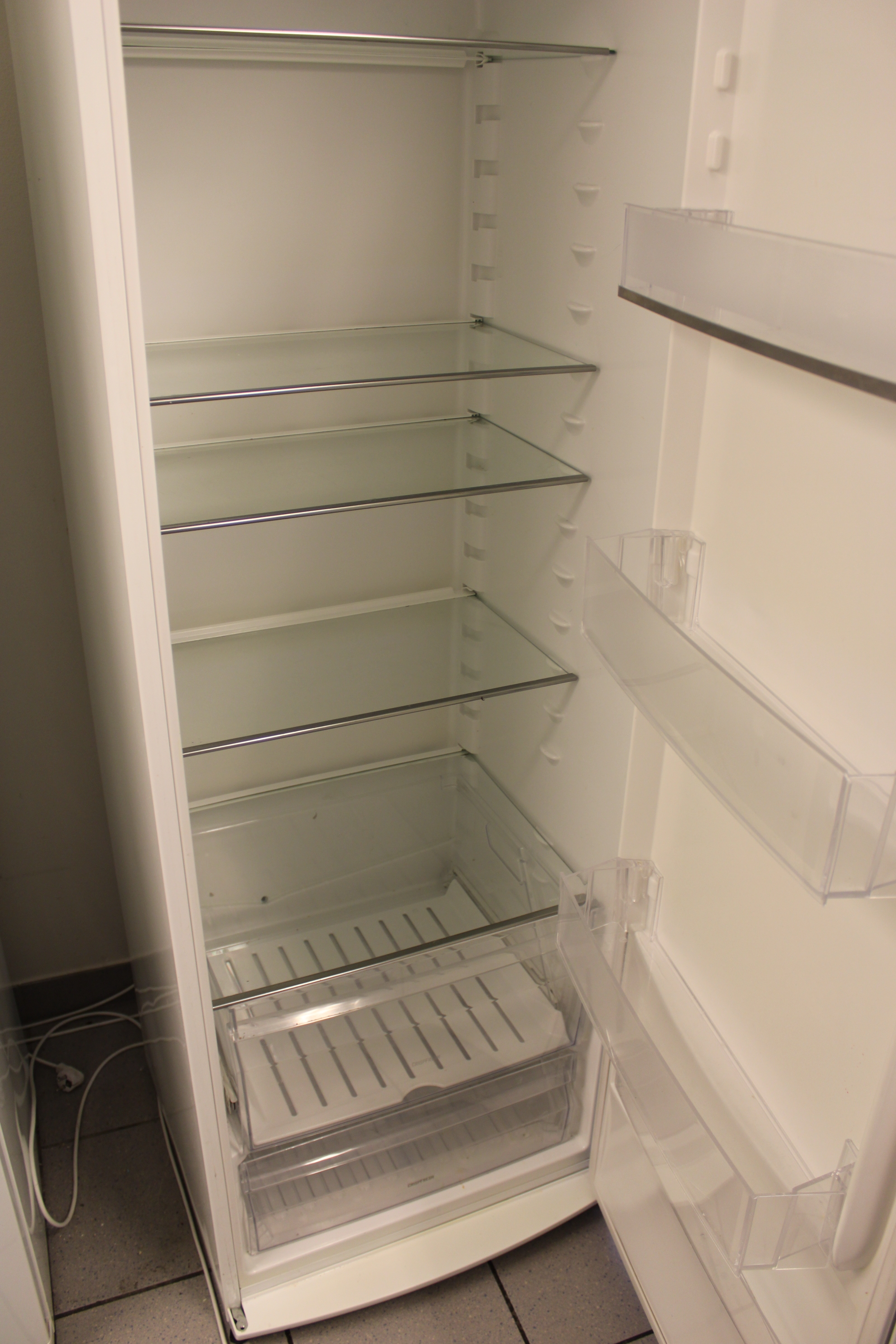 La Place Rf400 Fridge Electrolux RF400 - PS Auction - We value the future - Largest in ...