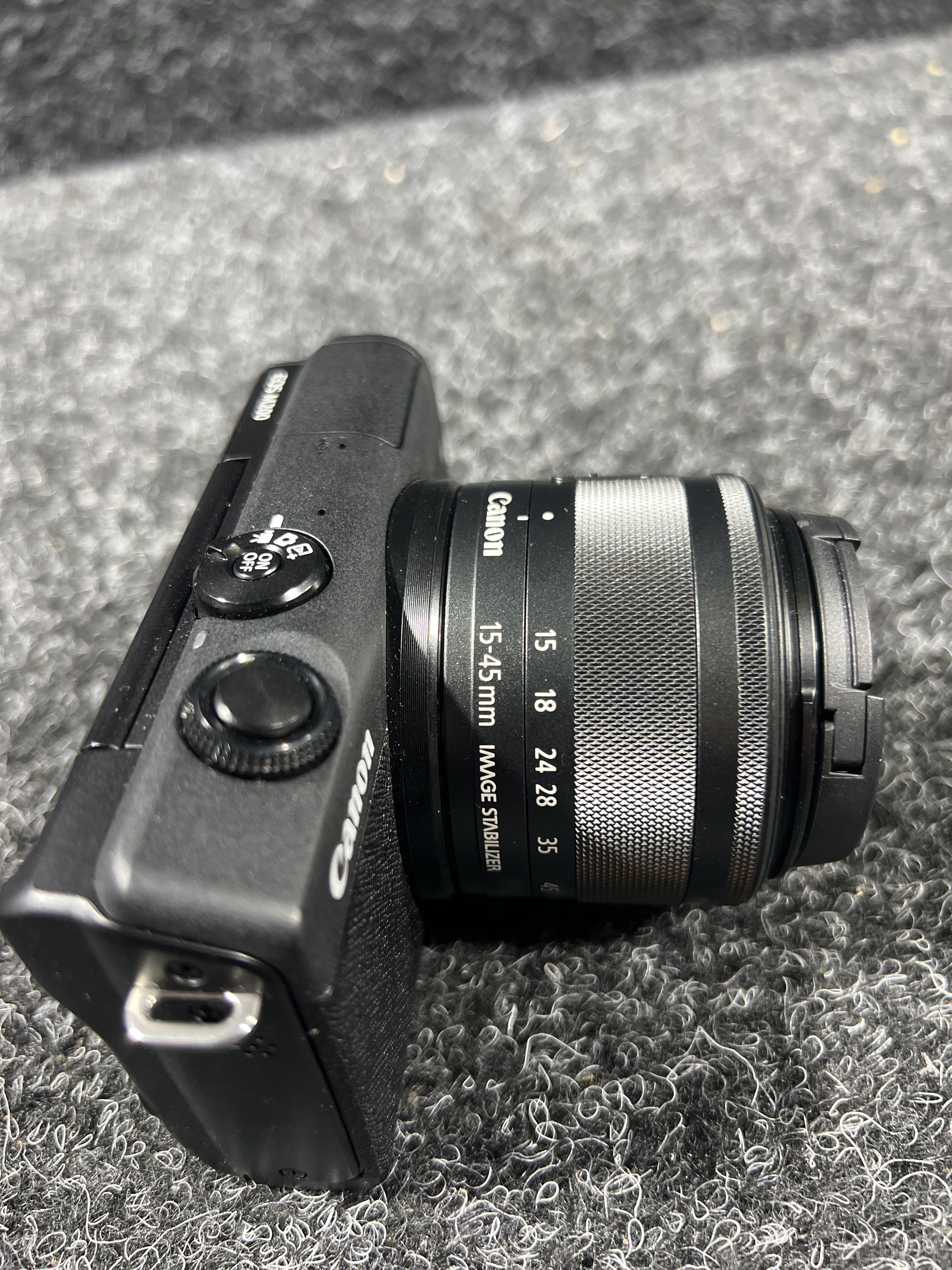 System camera - Canon EOS M200 - PS Auction - We value the future