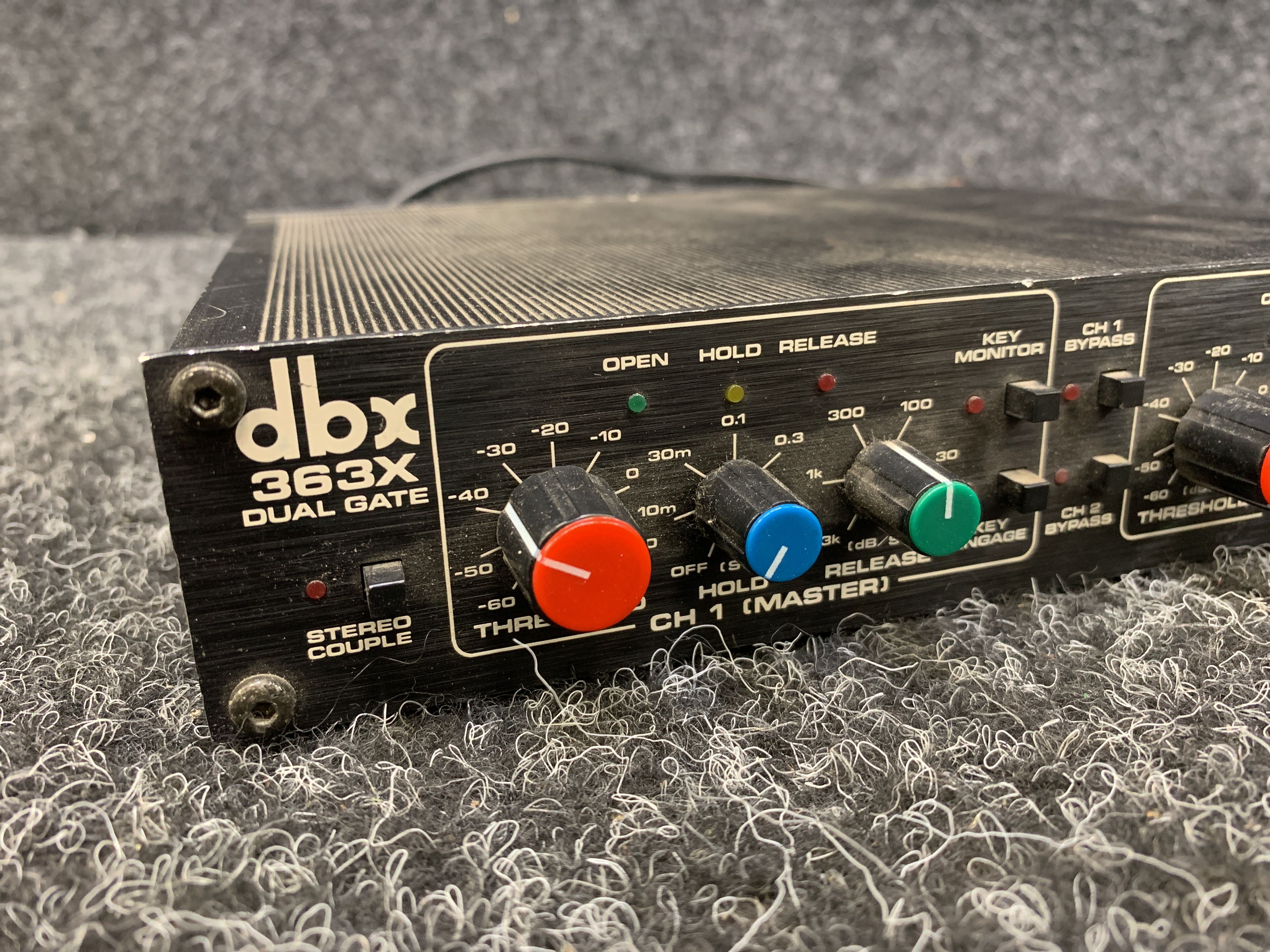 Noise gate / signal processor - dbx 363X Dual Gate