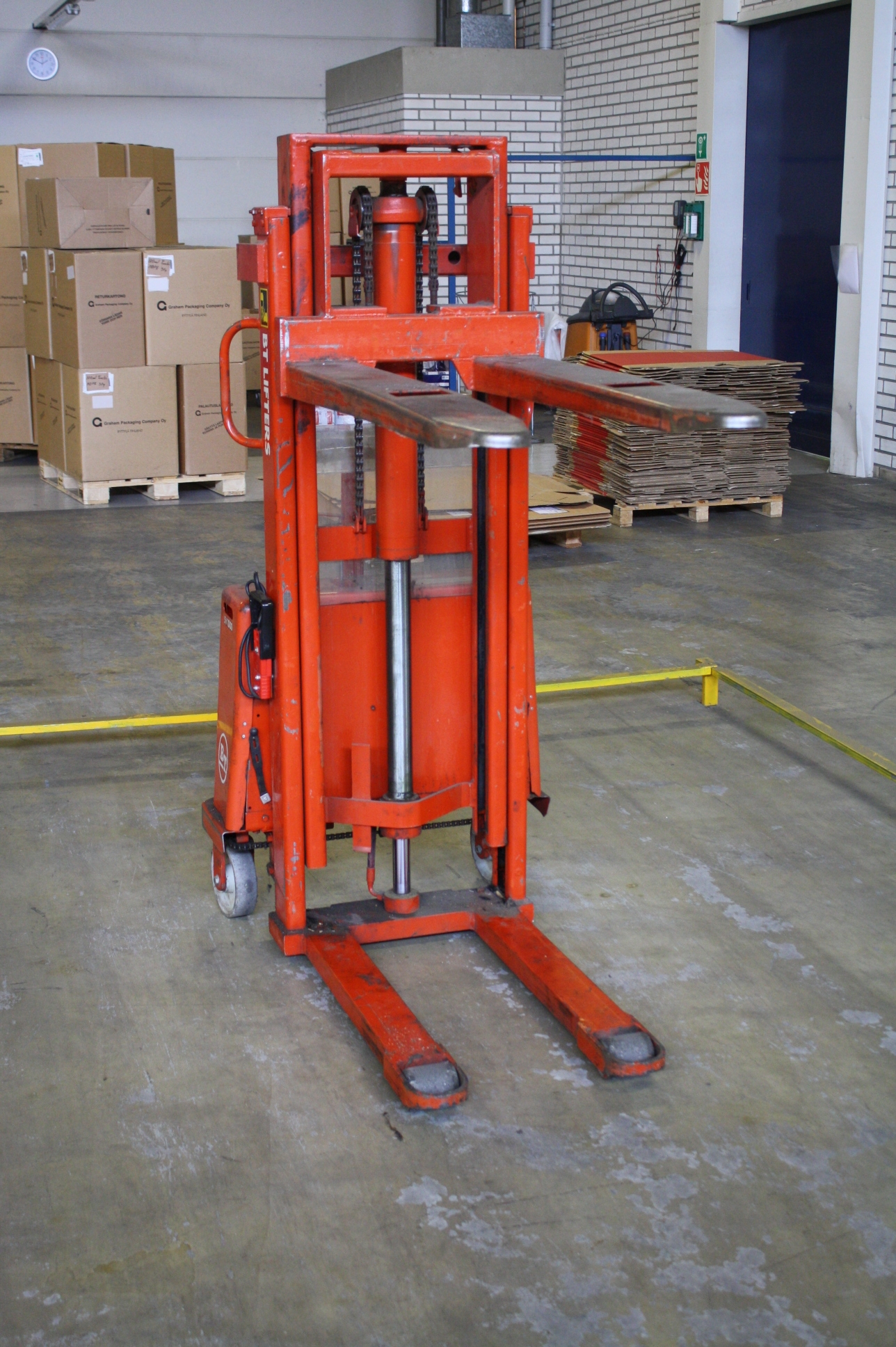 Electric pallet lifter PS Auction We value the future Largest in