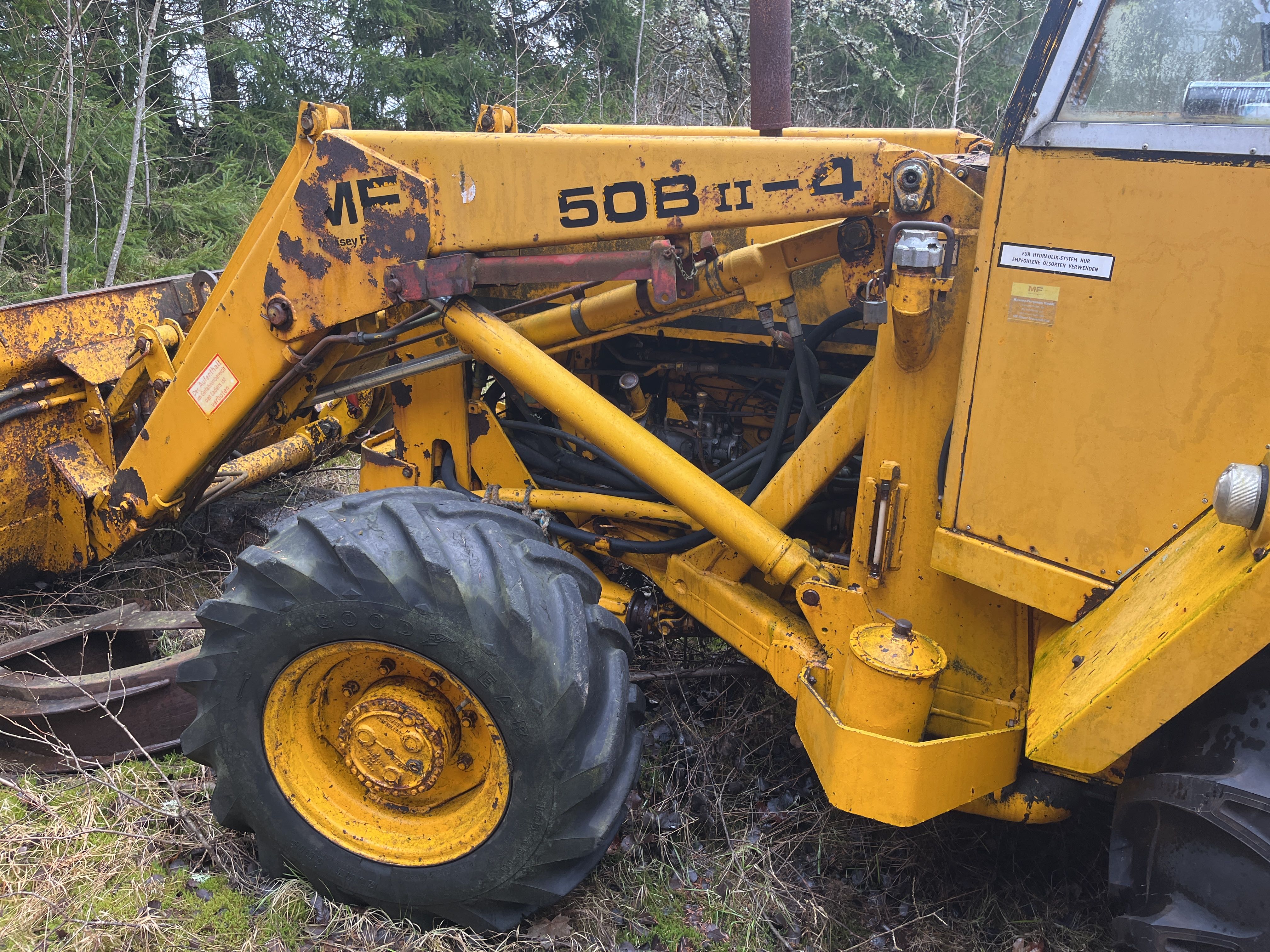 traktorgr-vare-massey-ferguson-mf-50b-1982-reparationsobjekt