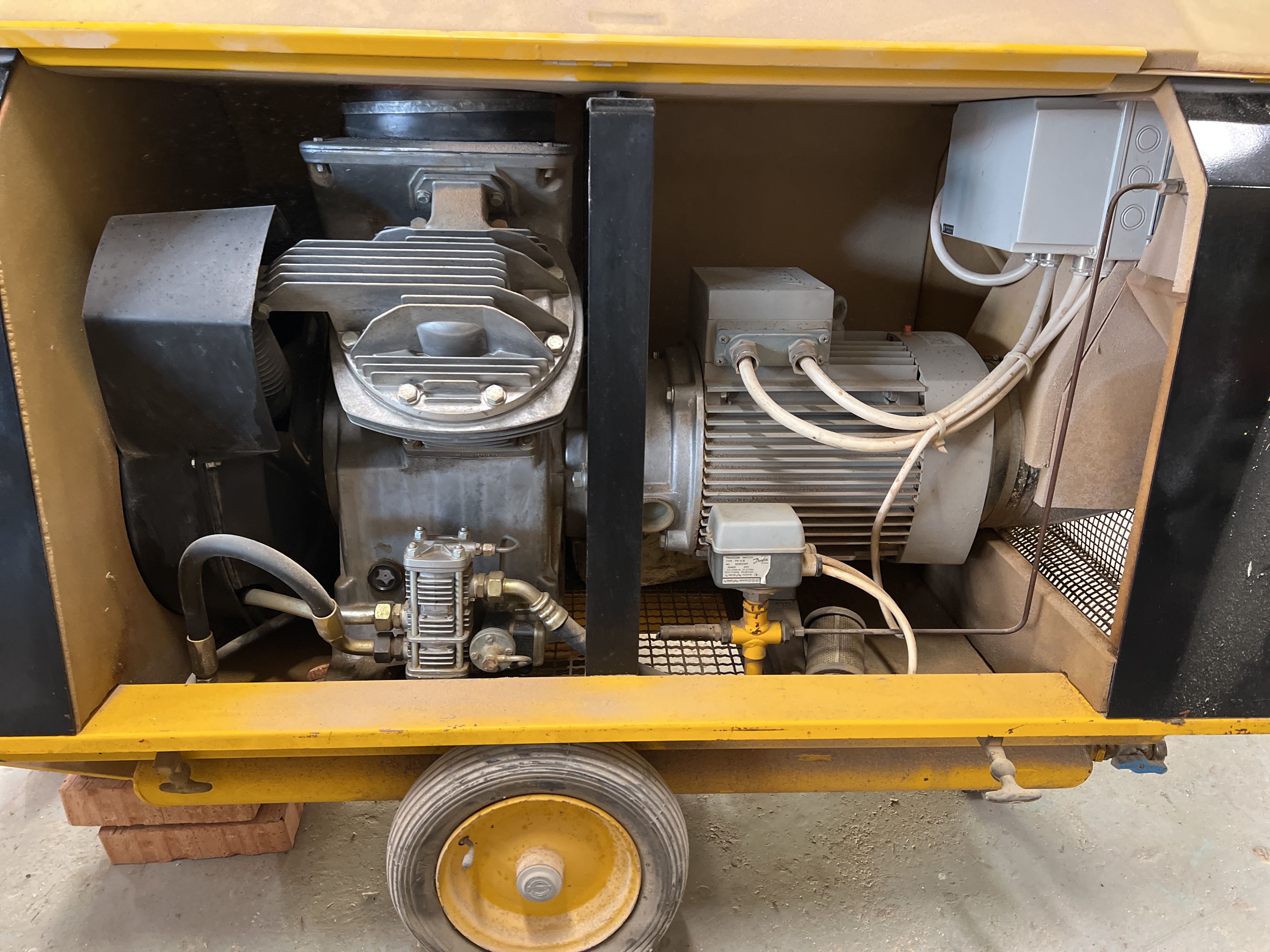 Compressor Atlas Copco LE 11EB - PS Auction - We value the future ...