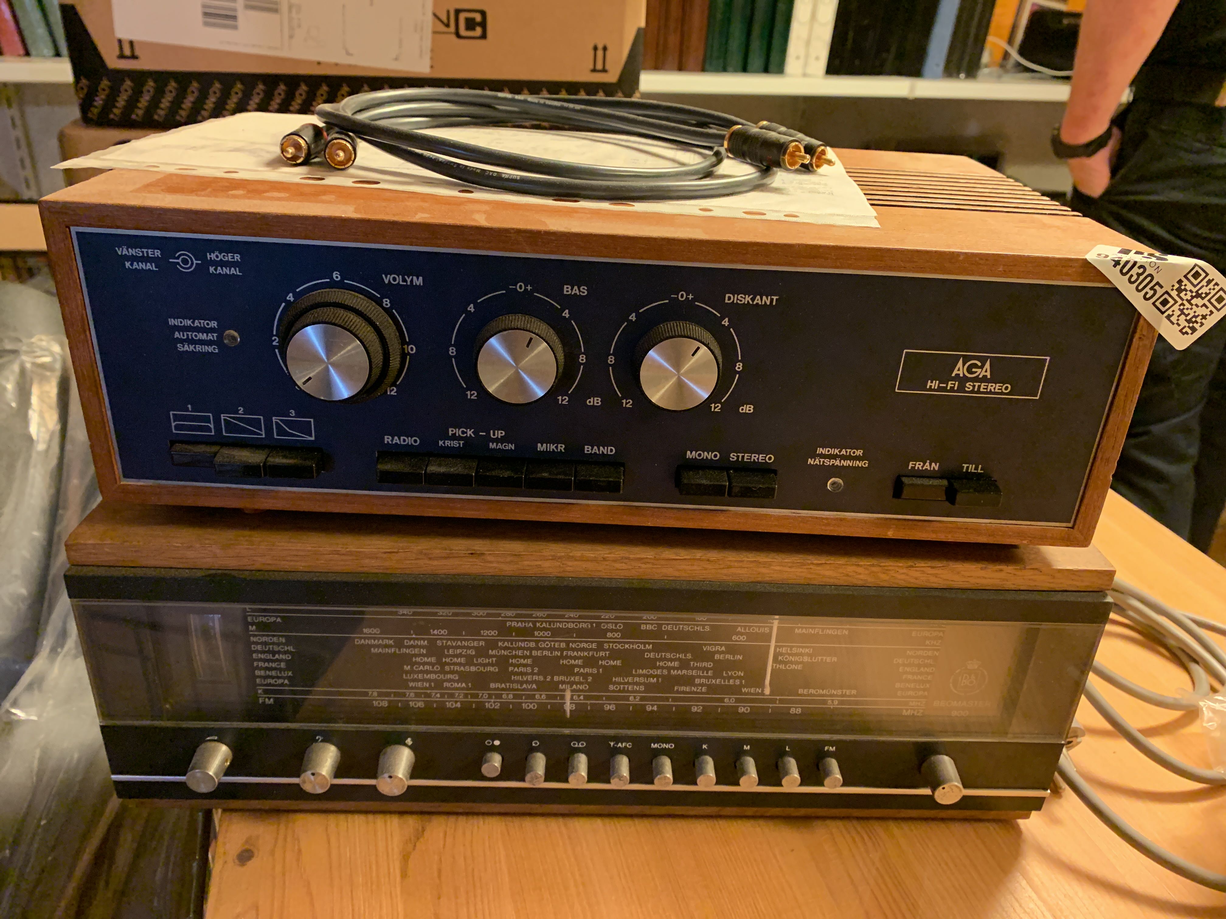Förstärkare AGA och radioapparat Bang&Olufsen Beomaster 900 - Auktioner ...