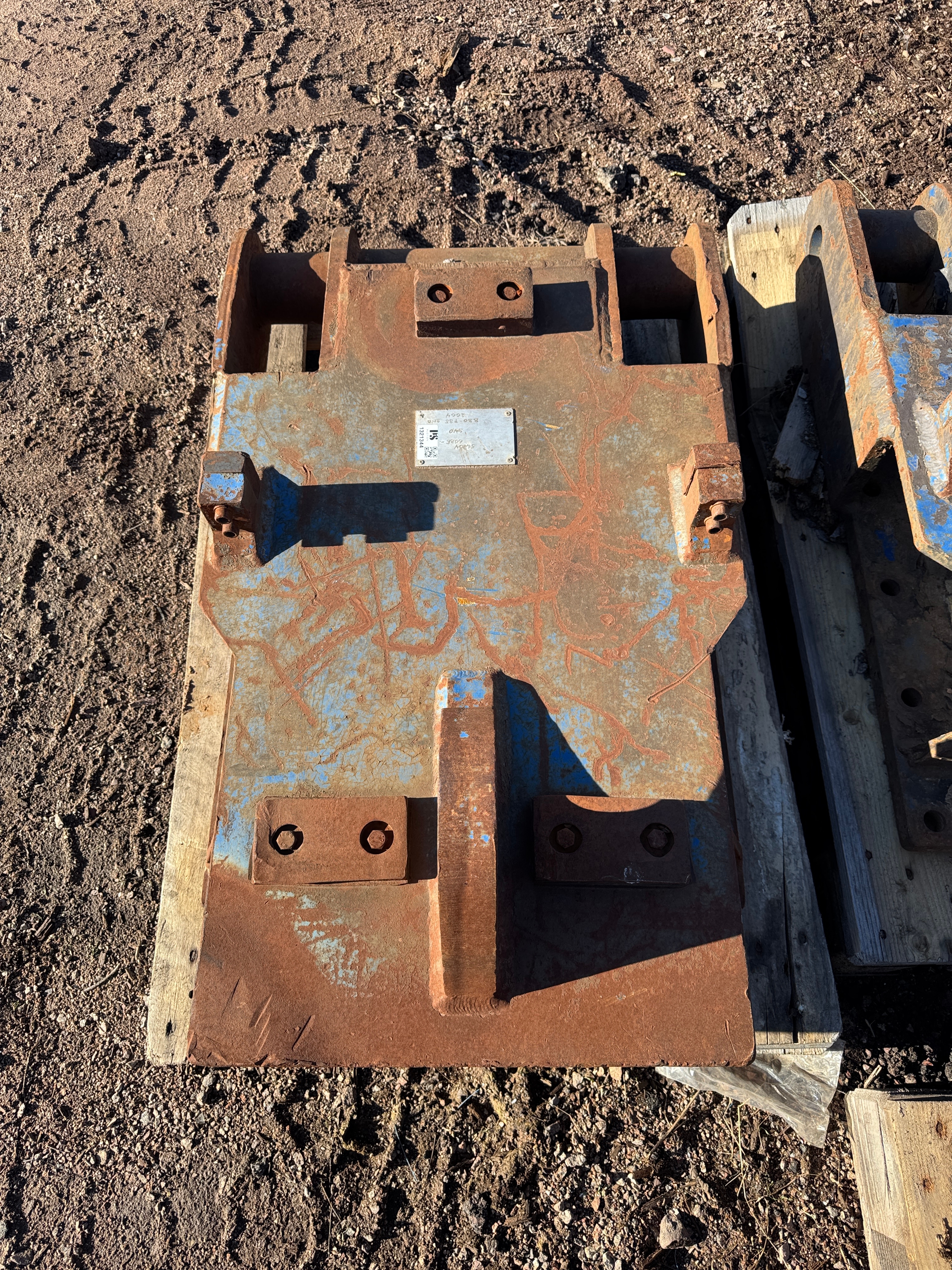 Implement bracket B30 bracket -F35 - PS Auction - We value the future ...