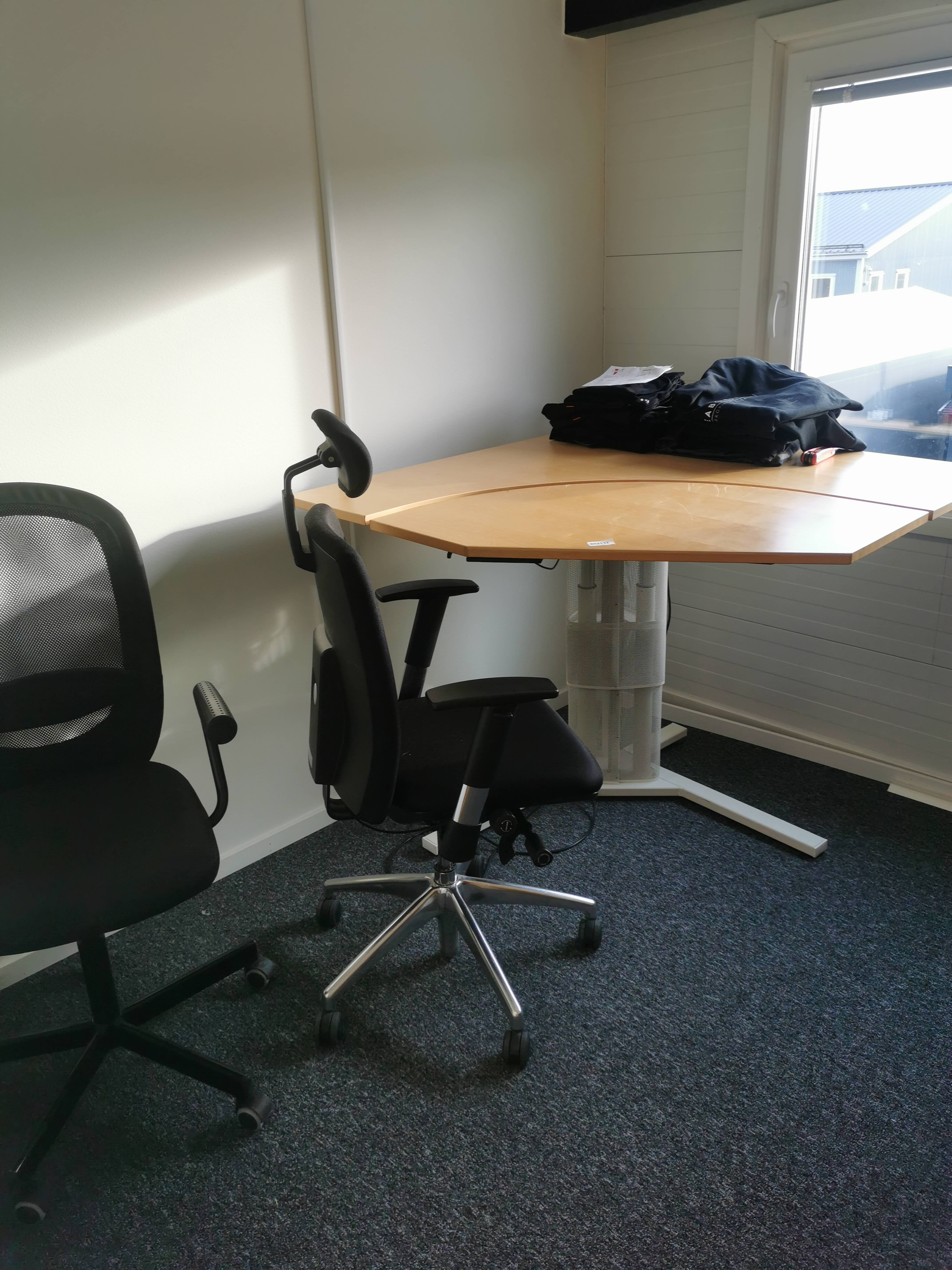 Office furniture PS Auction We value the future Largest in net