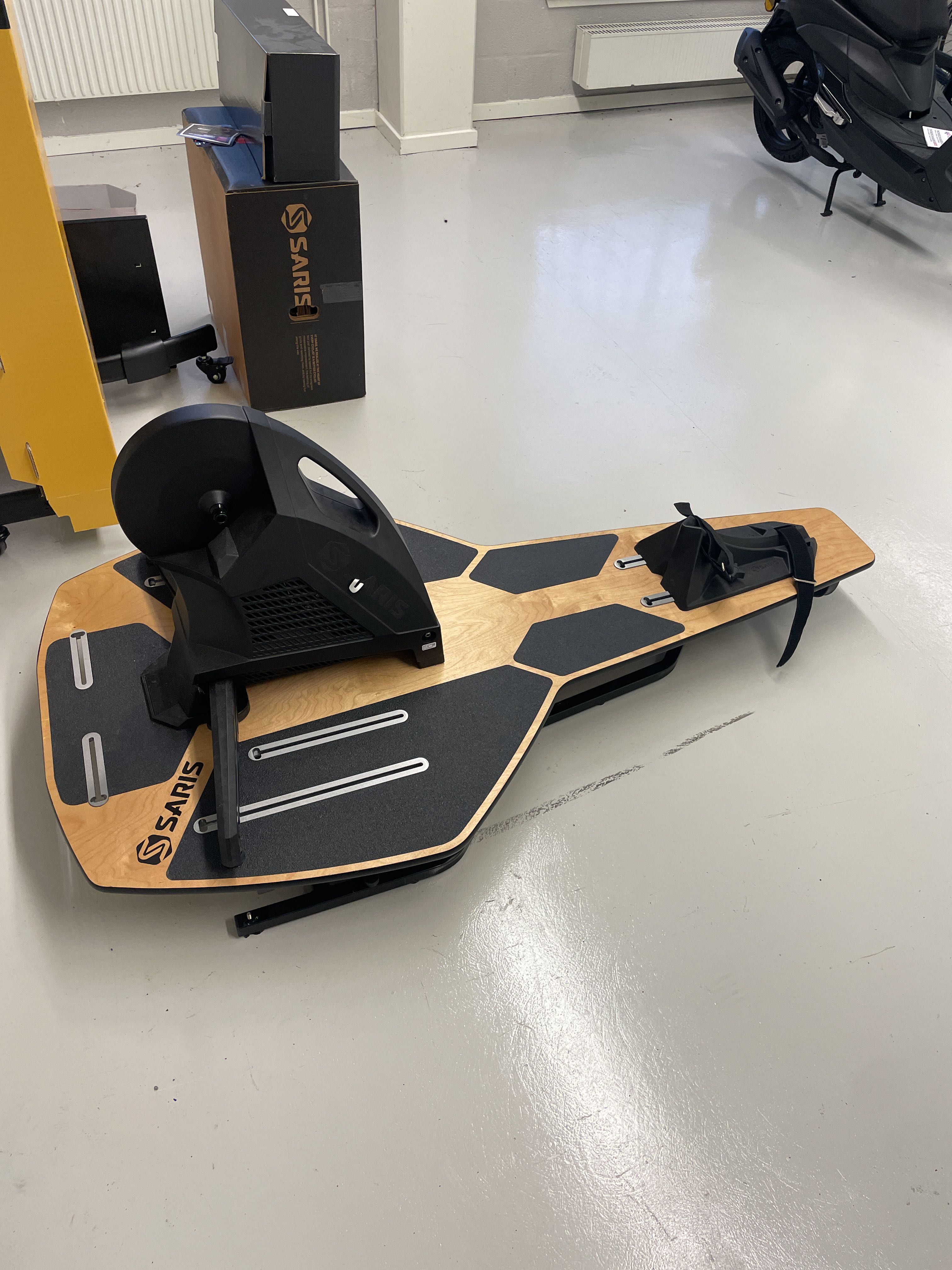 SARIS Trainer kit - PS Auction - We value the future - Largest in 