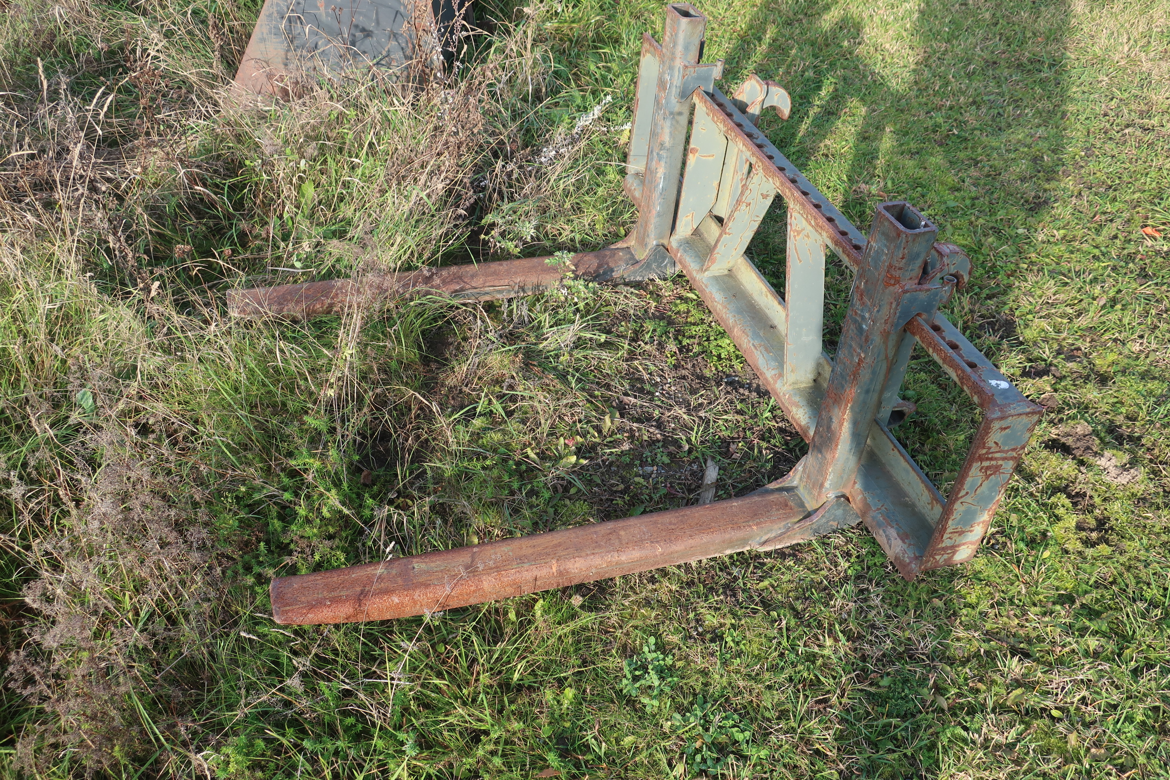 Fork Rack Alo Ps Auction We Value The Future Largest In Net Auctions