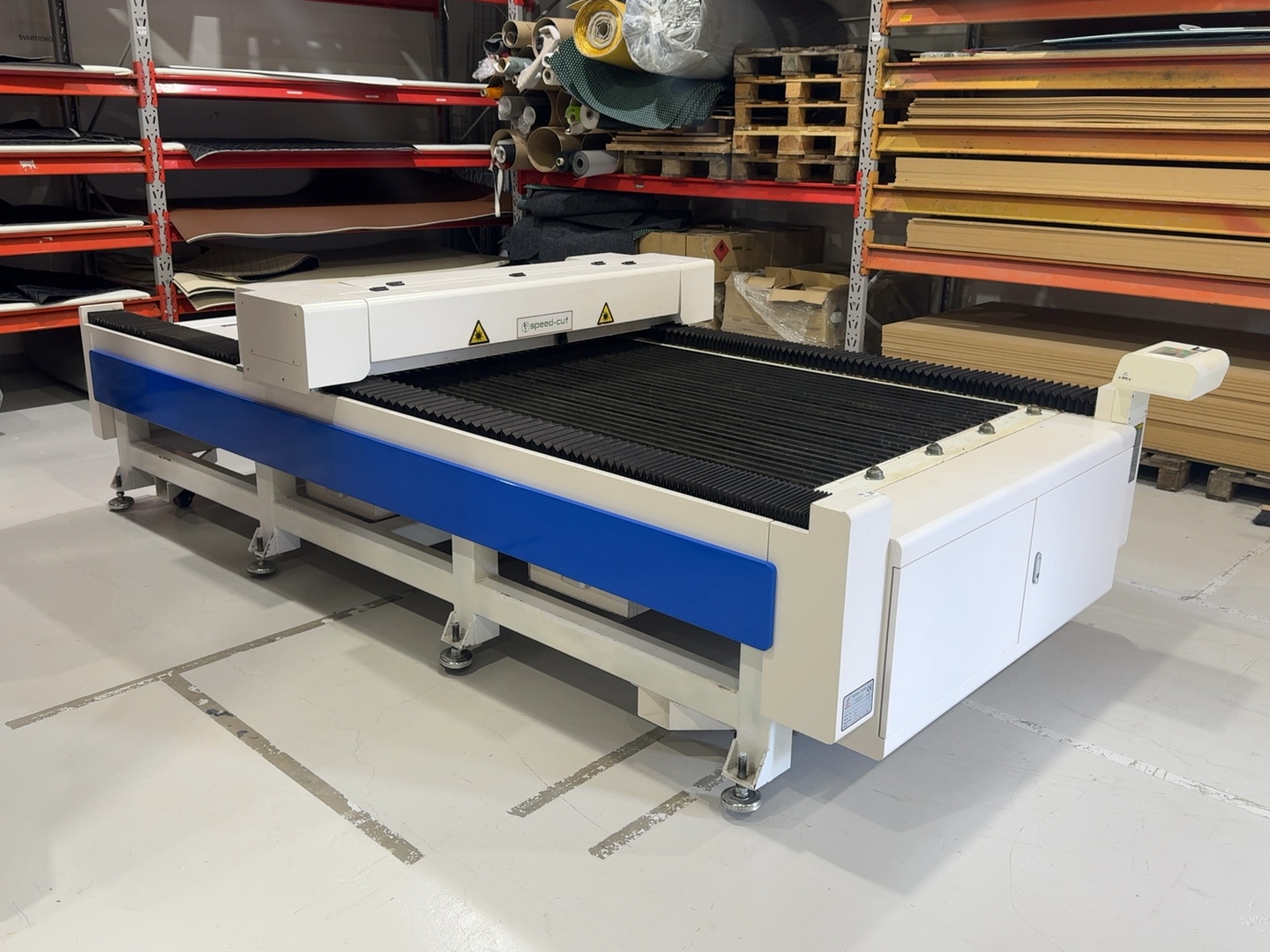 Video preview for CO₂ Laser Cutter / Laser Engraver - Redsail CM1325 - 130W