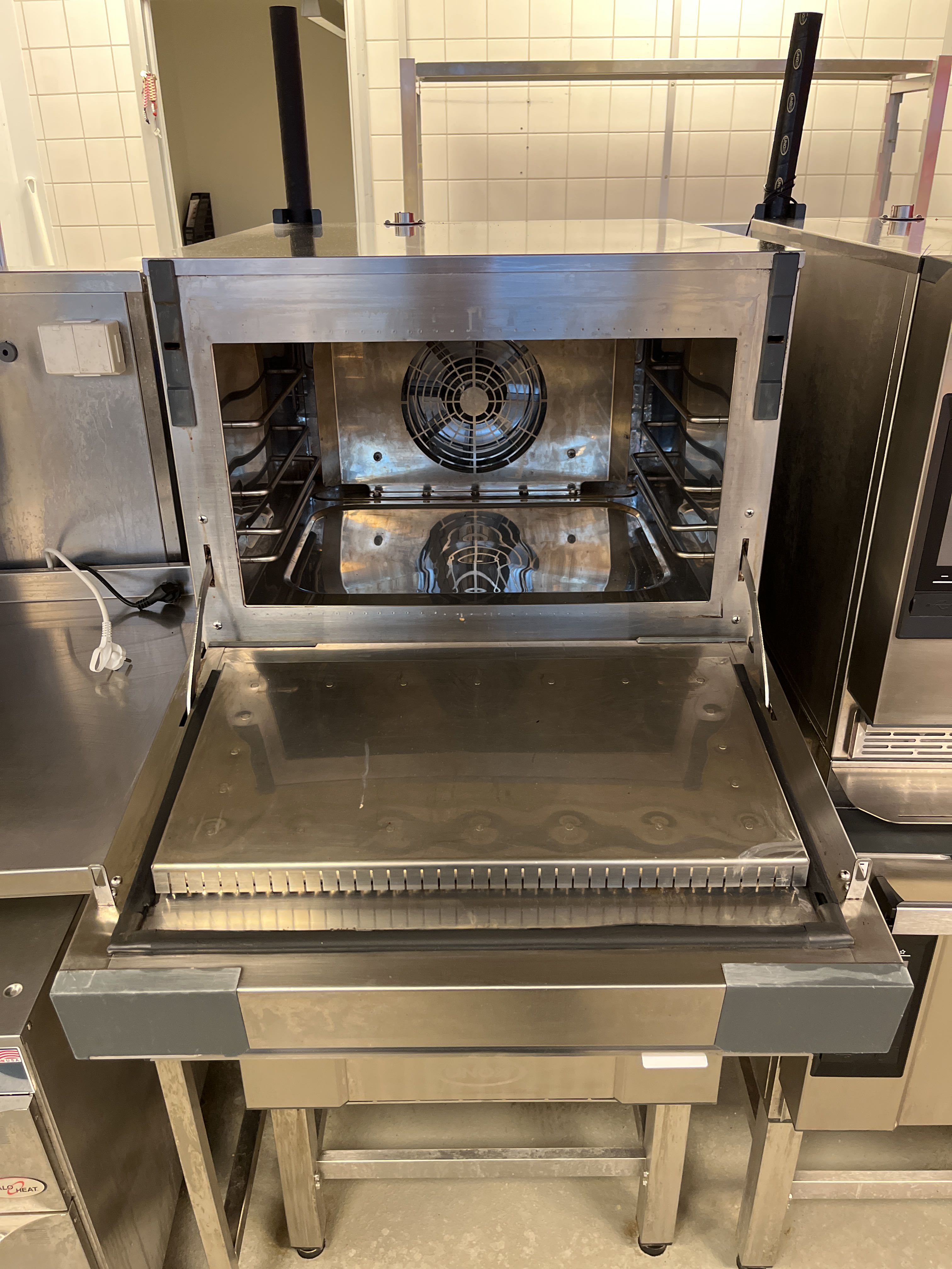 UnoX Speed.Pro Oven 60x80x53 cm PS Auction We value the future