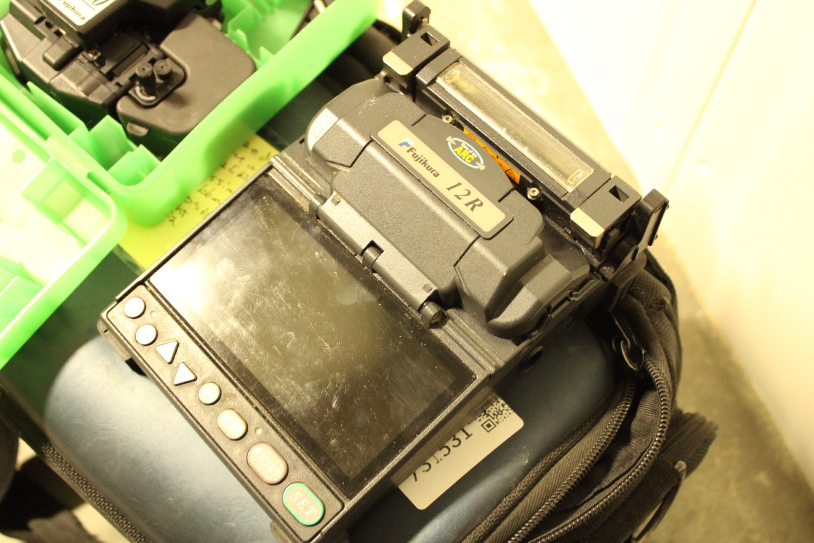 Fibersvets Fujikura 12R Fusion Splicer - PS Auction - We value the 