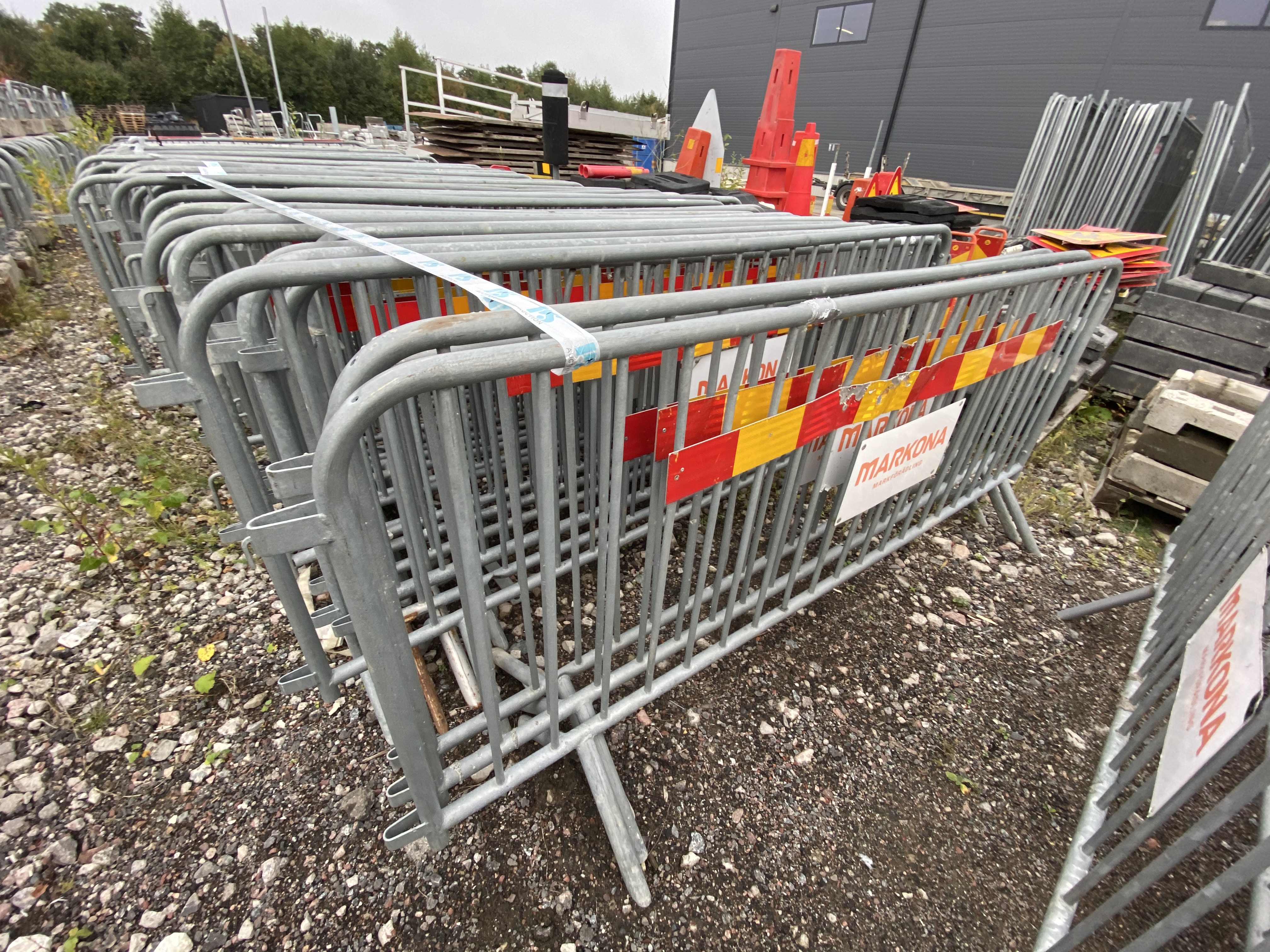about 20 riot fences - PS Auction - We value the future - Largest in ...