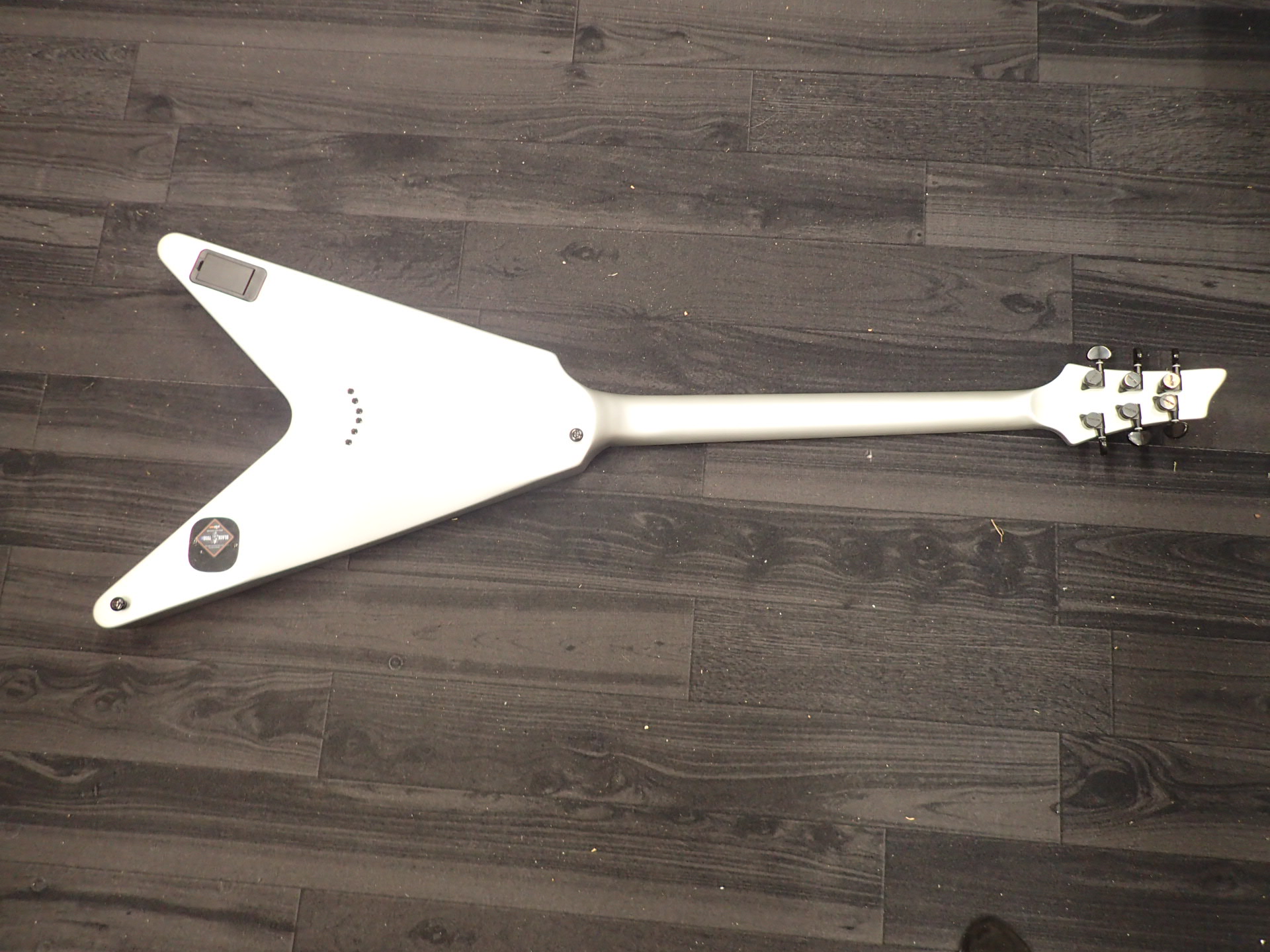 Electric Guitar Schecter V-1 Platinum Satin Silver - PS Auction