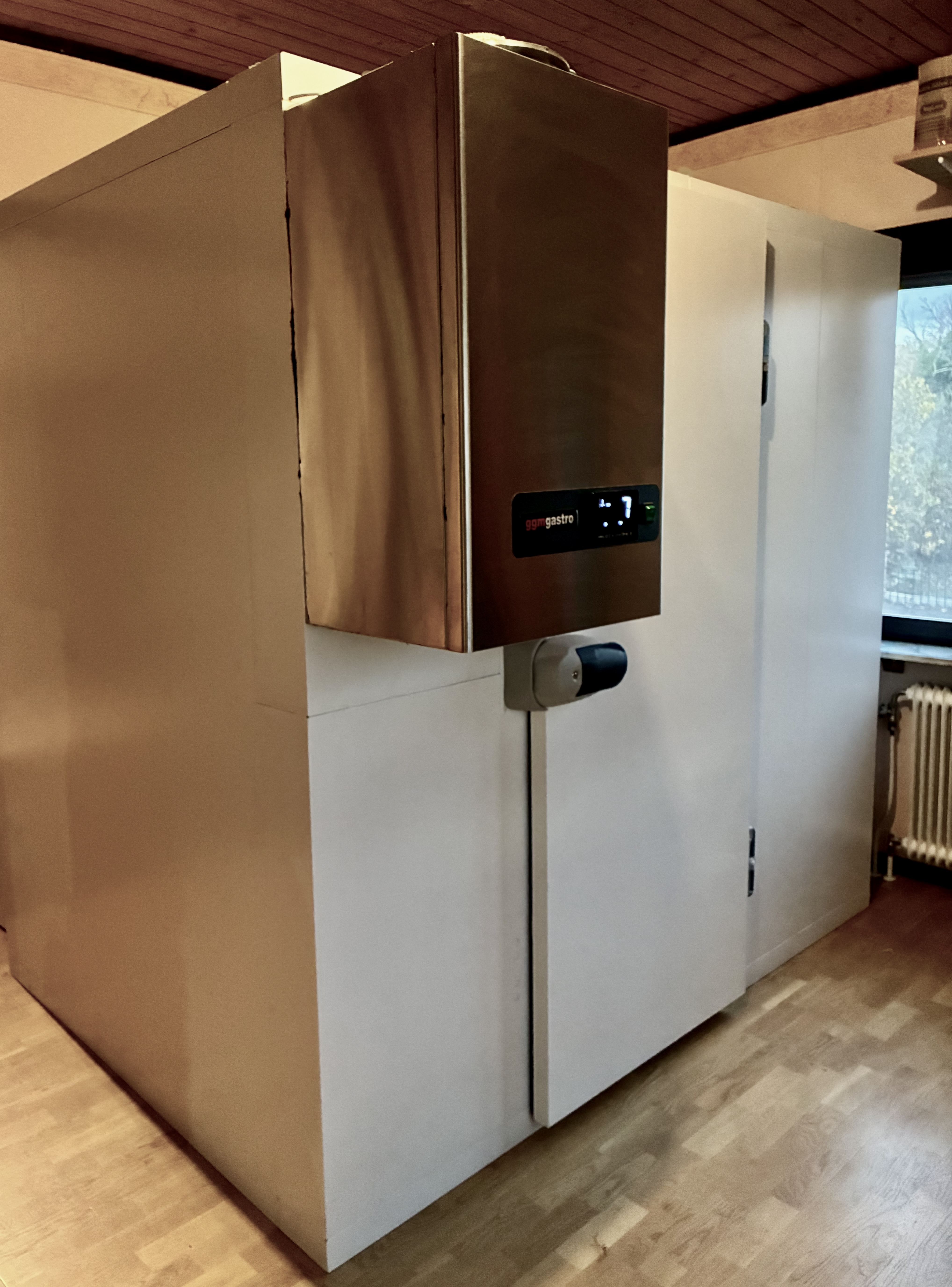 Cold room GGM Gastro SKU KF2115 including cooling unit WKAF5ND