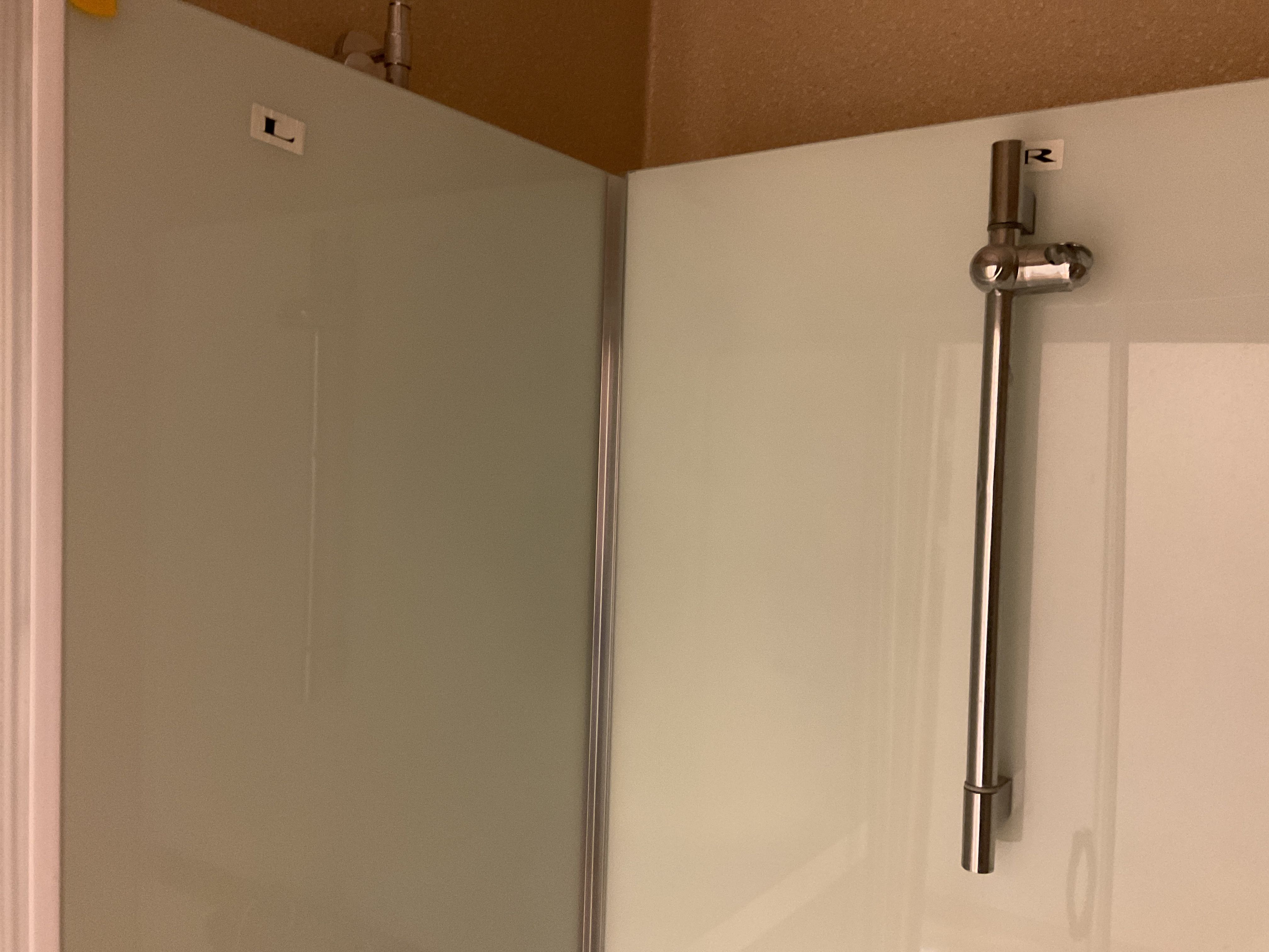 Shower cabin PS Auction We value the future Largest in net auctions