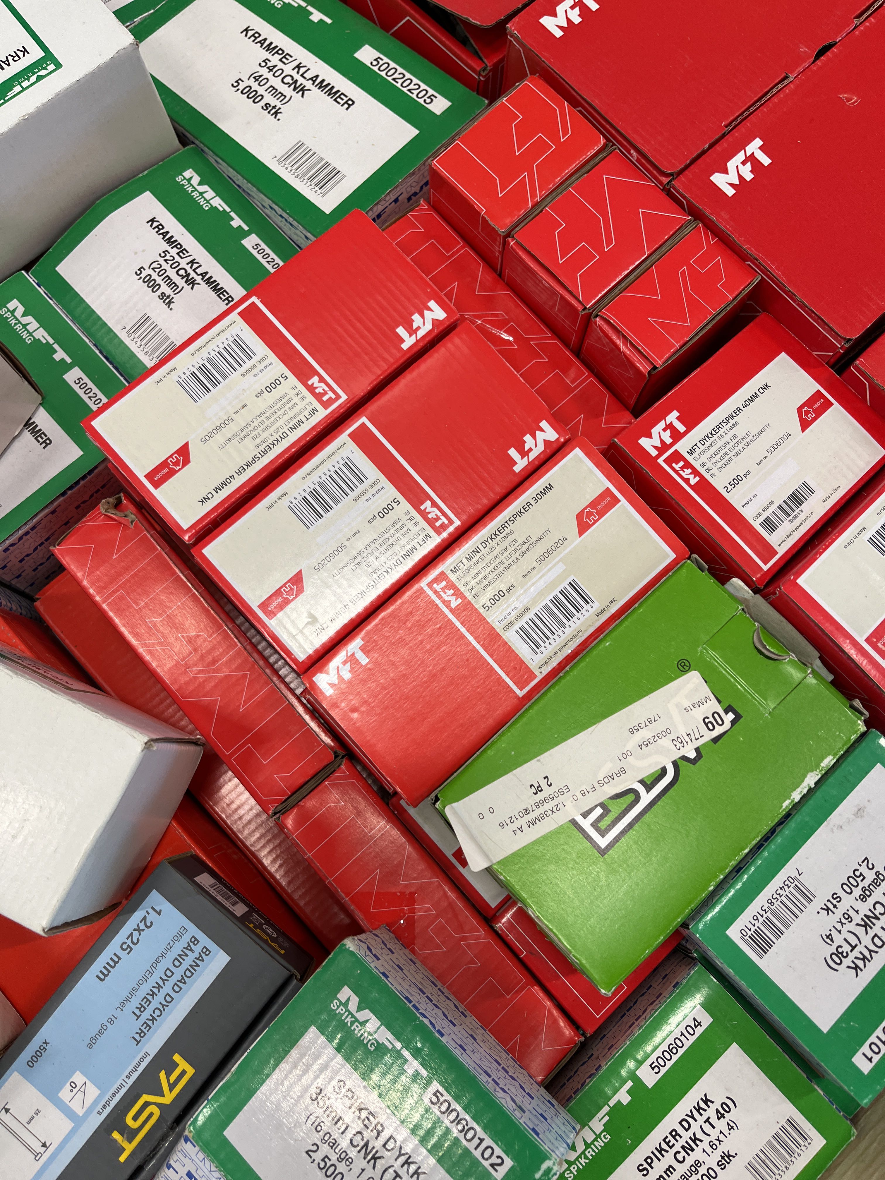 Assortment with wire nails, staples, brass nails etc. PS Auction We