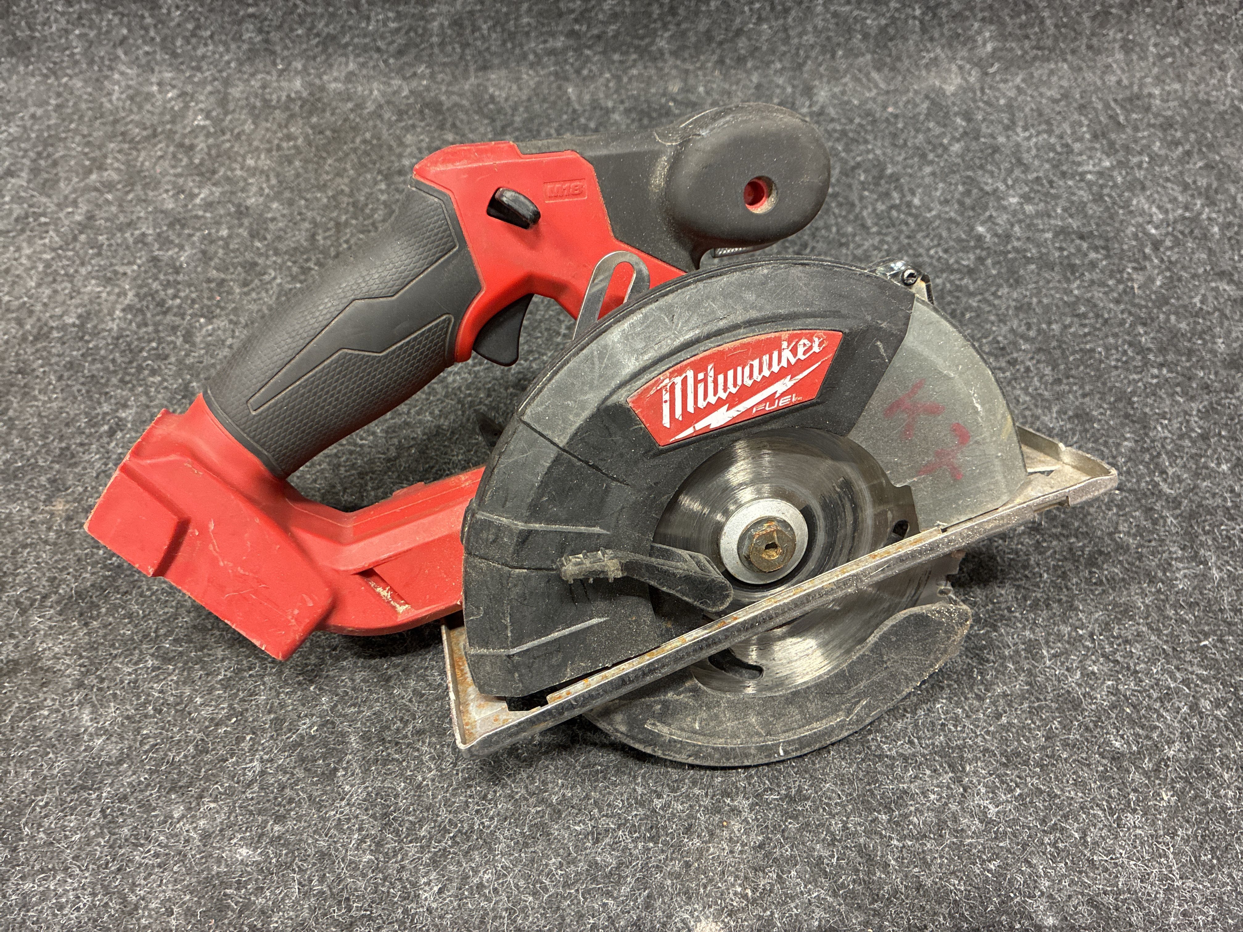 Metal circular saw Milwaukee M18 FMCS - PS Auction - We value the ...
