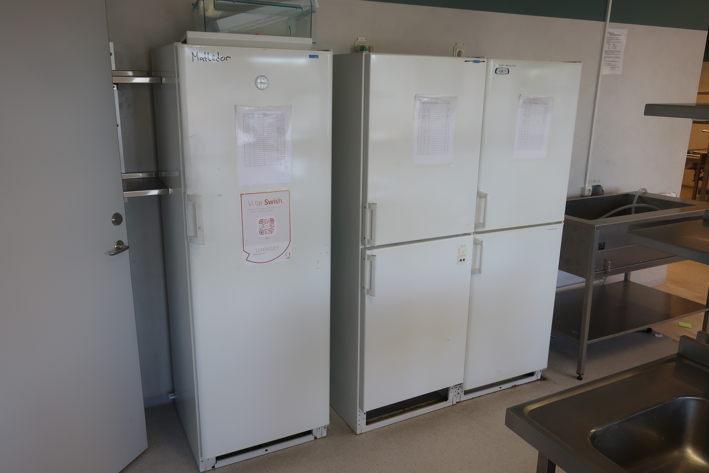 2 refrigerators/freezers and 1 freezer Electrolux / Elektro Helios