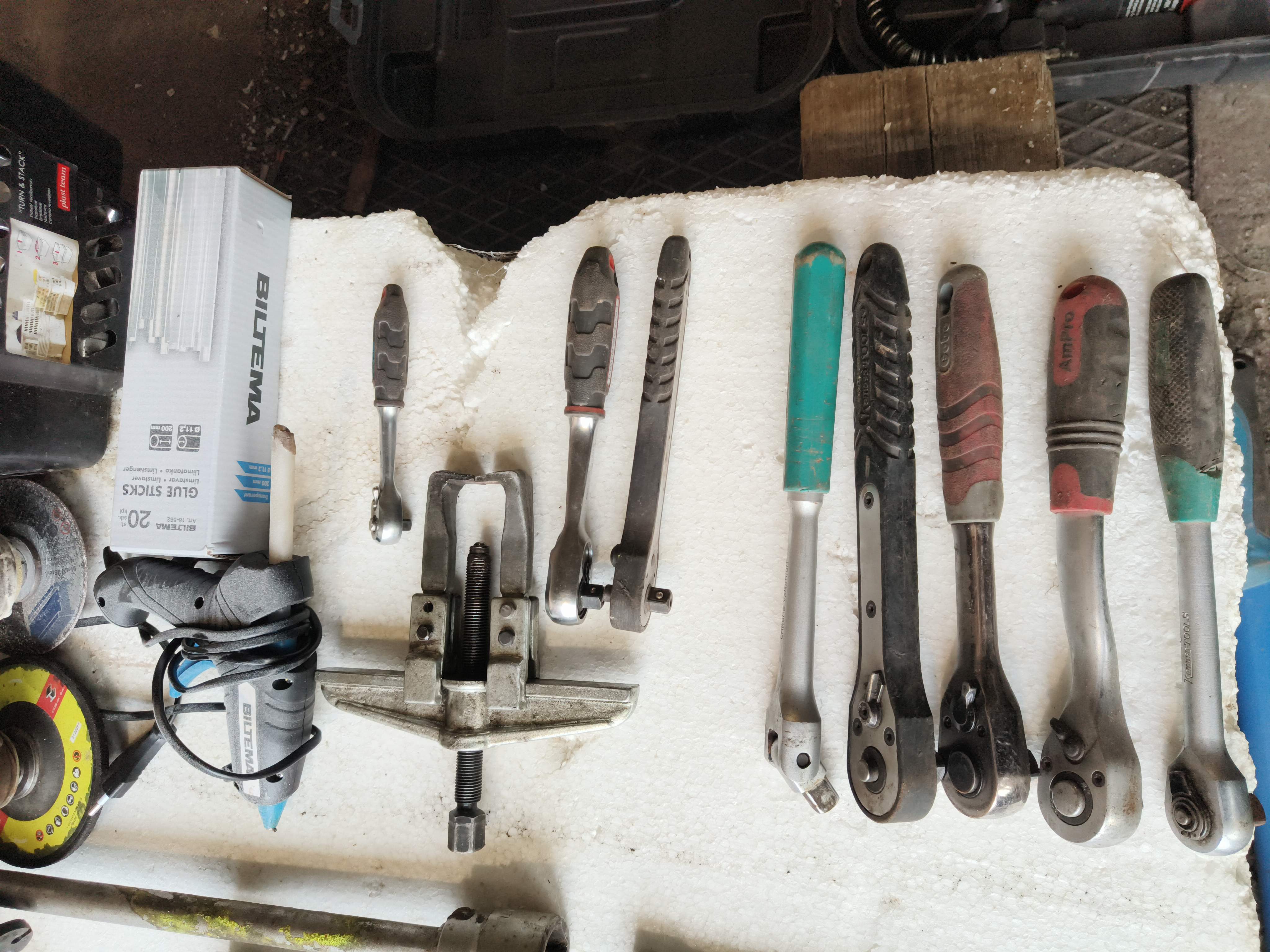 Hand Machine Building Tools Hand tools and hand machines - PS Auction - We value the future ...