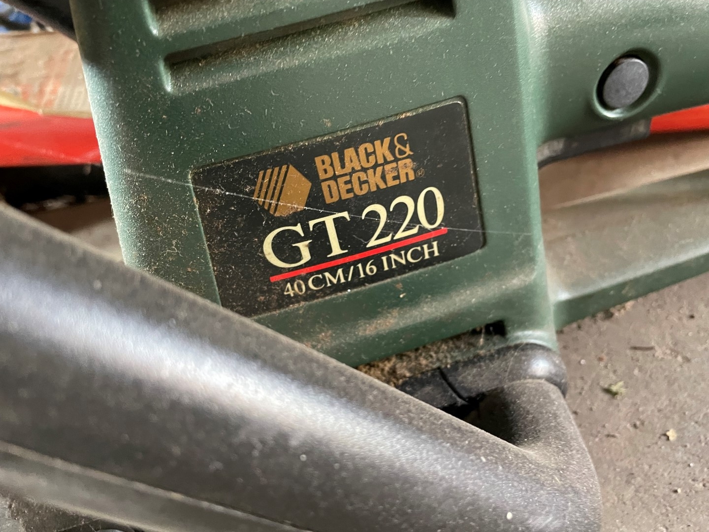Image of Voltage specification of Black & Decker GT201 variable speed belt sander
