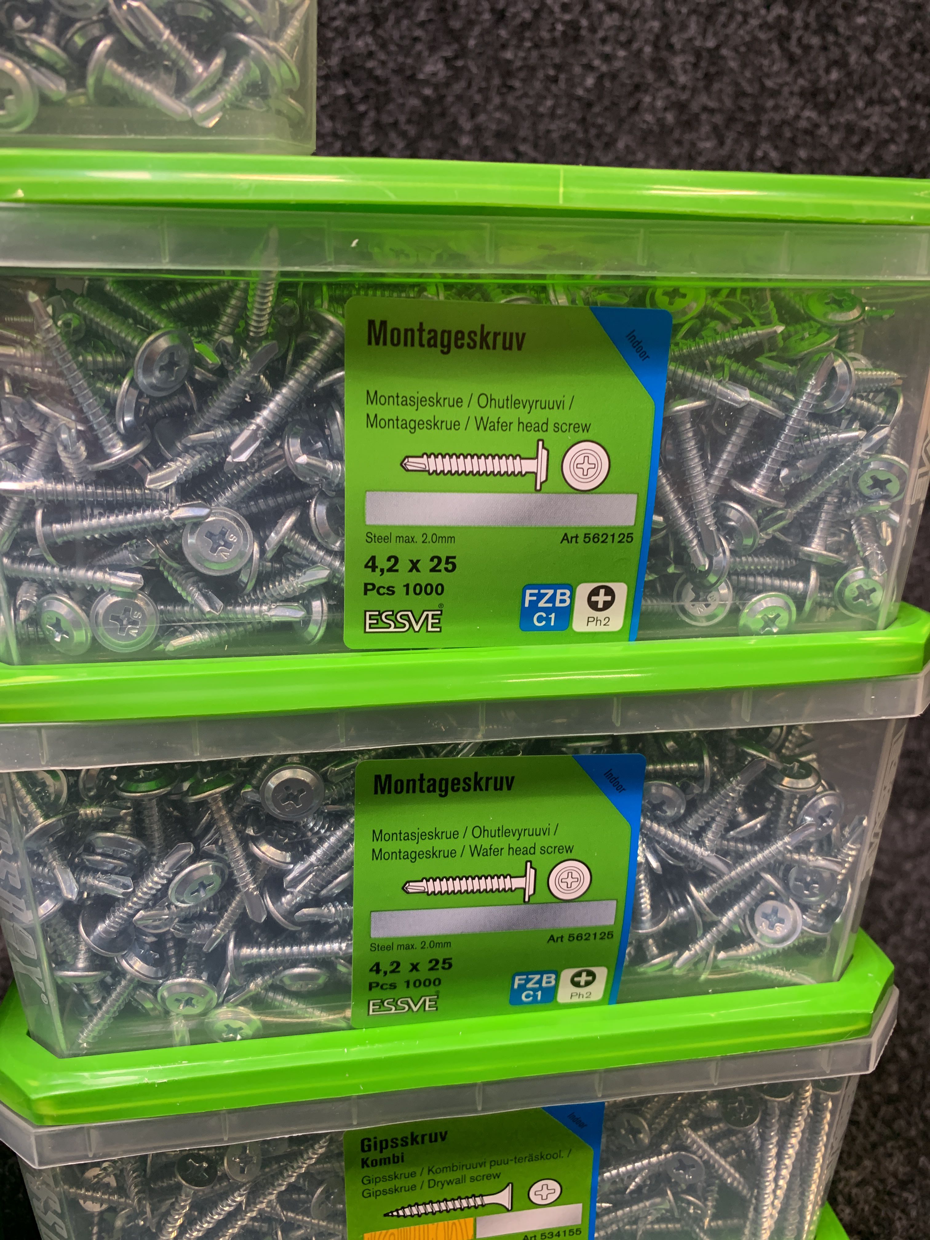 Assortment of mounting screws & plaster screws Essve PS Auction We