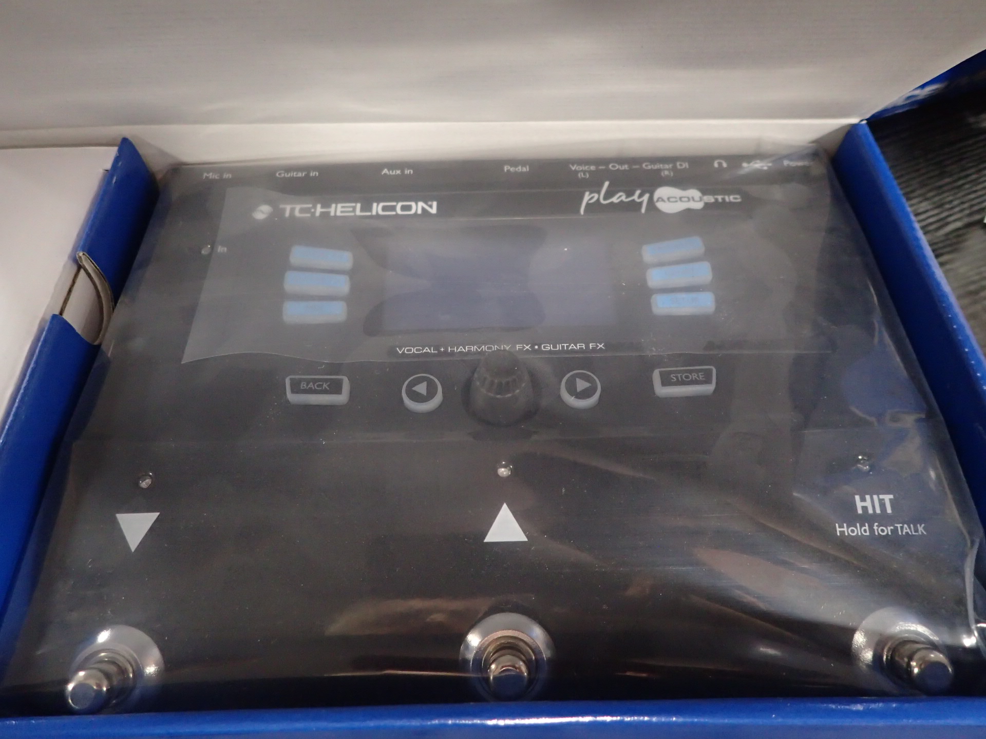 【7/21まで限定値下げ】TC-HELICON Play Acoustic Amazon.com: TC Helicon PLAY ACOUSTIC 3-Button Vocal and