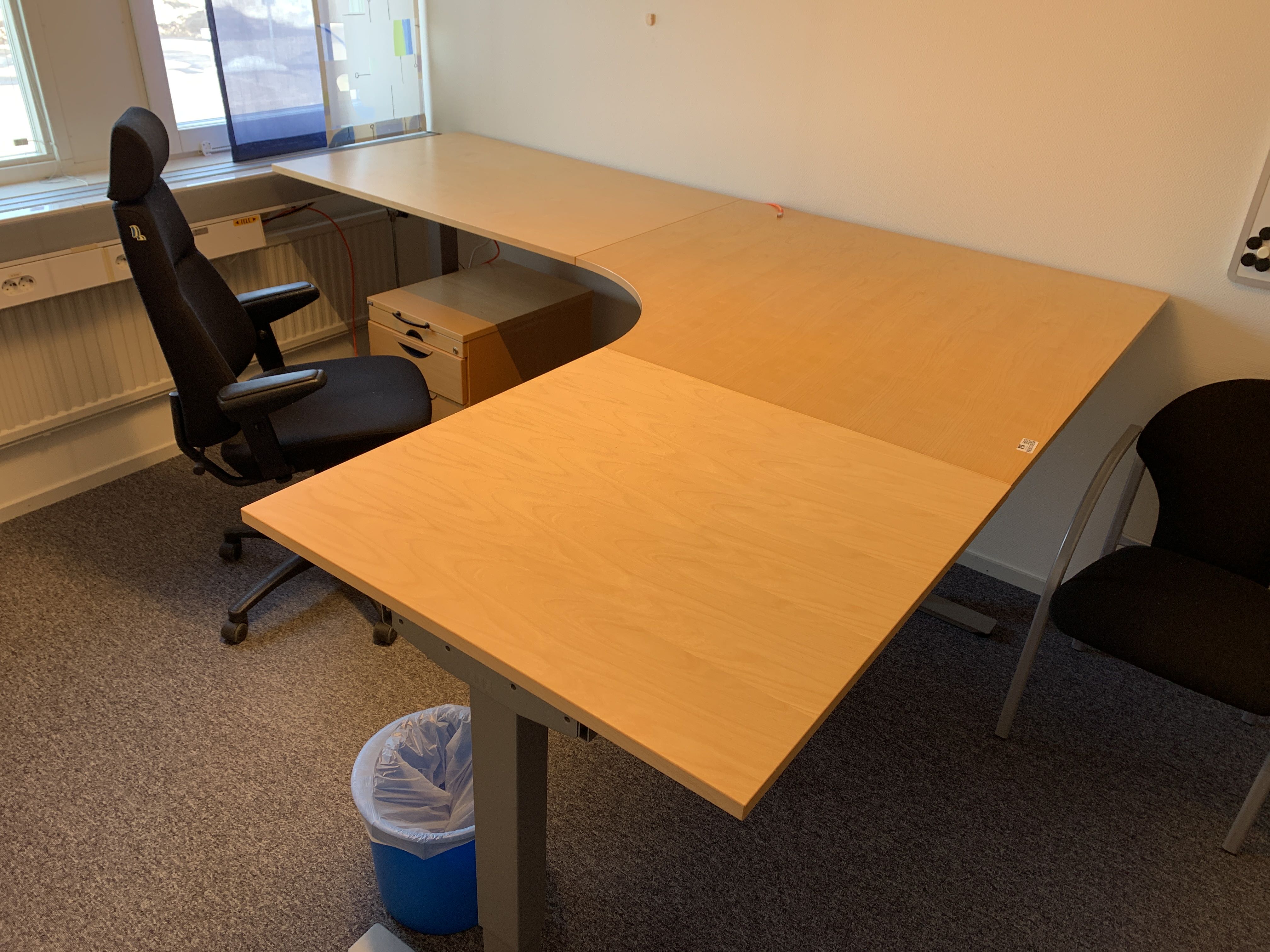 Office furniture Electric raise/lower desk, office chair, bookshelf