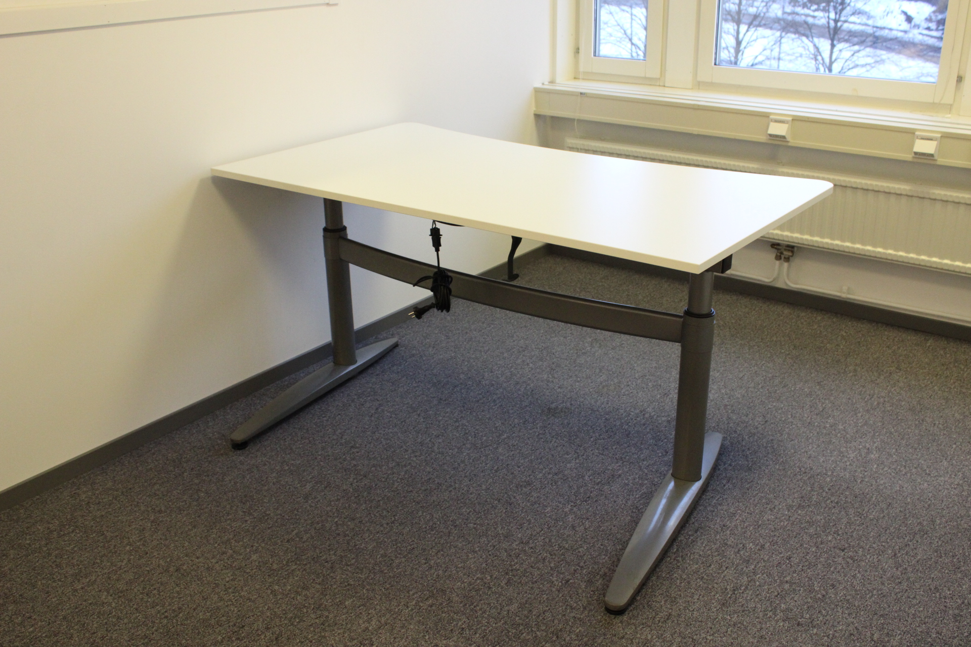 Raise and lower desks. Linak. Length 160 cm Width 90 cm, Number of 5 ...