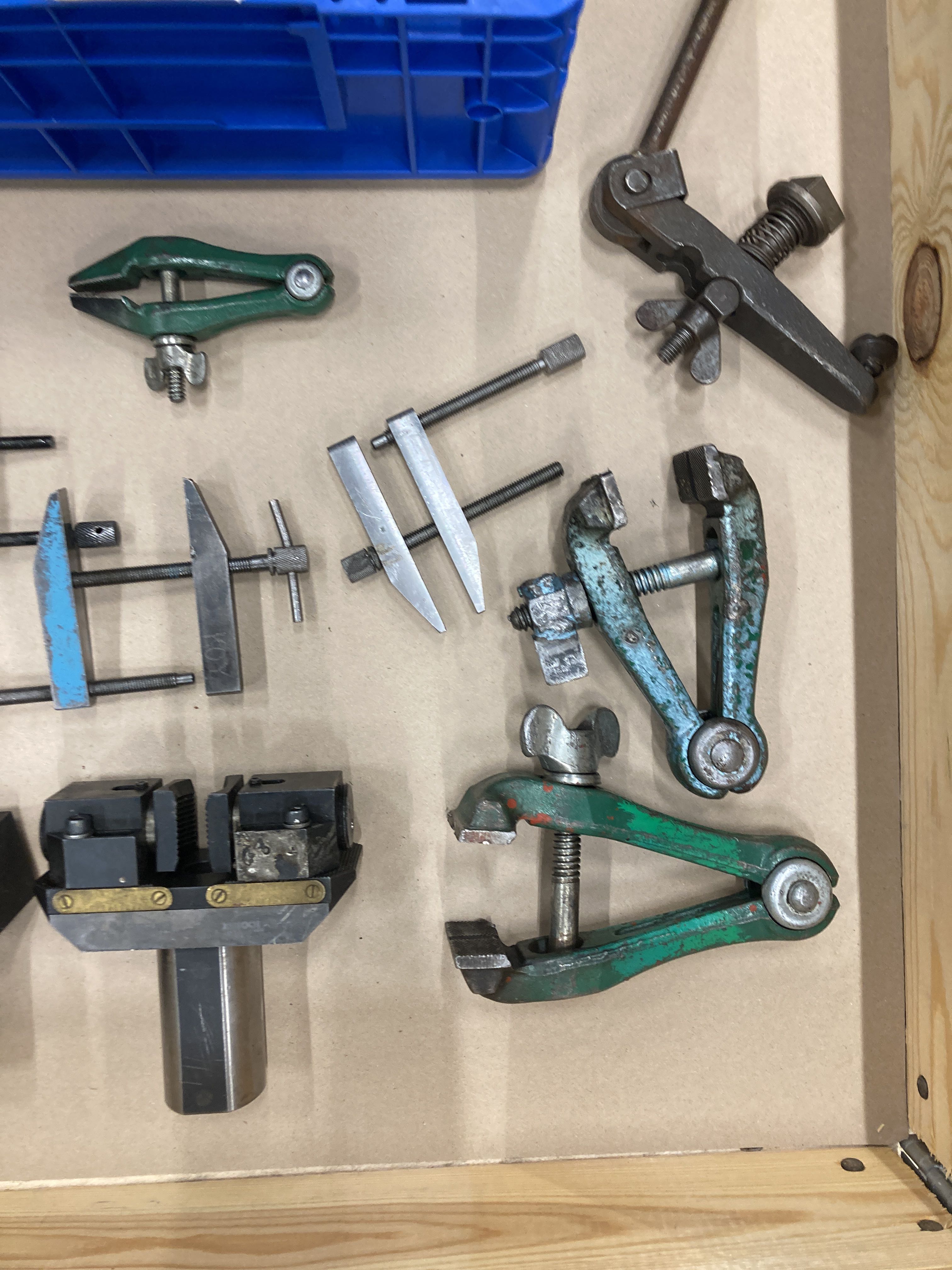 Material stop, rotating stud and VDI40 holder, etc - PS Auction - We ...
