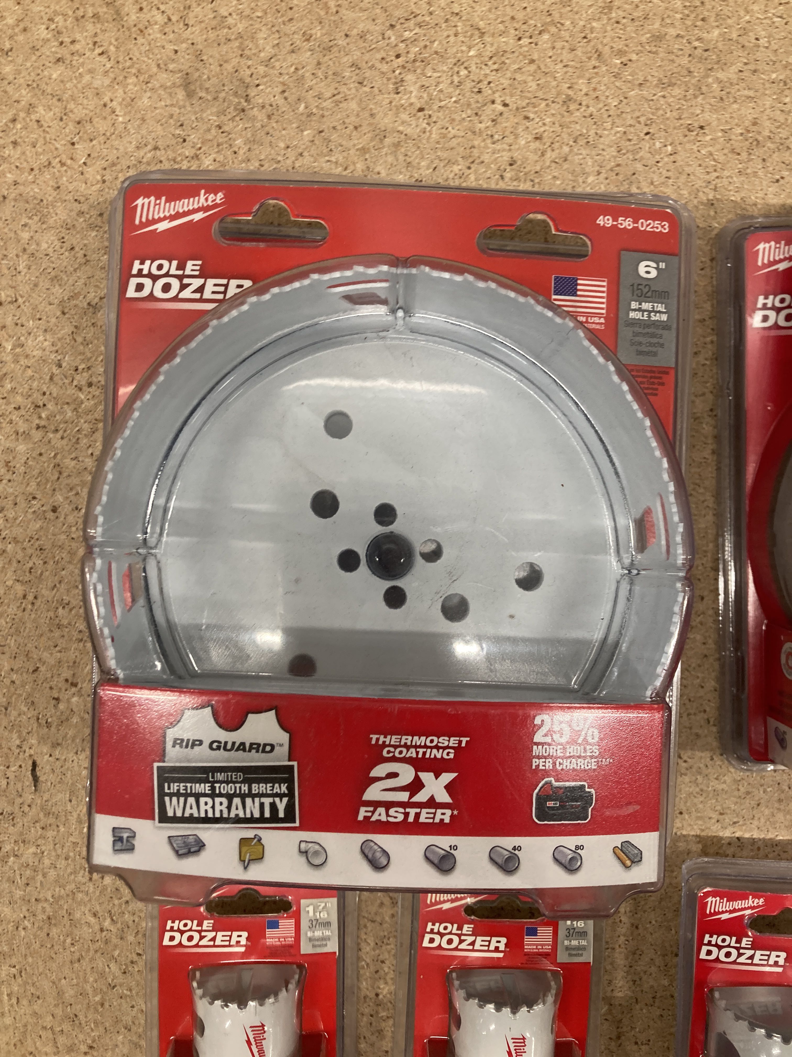 Hole saws Milwaukee in various dimensions PS Auction We value the