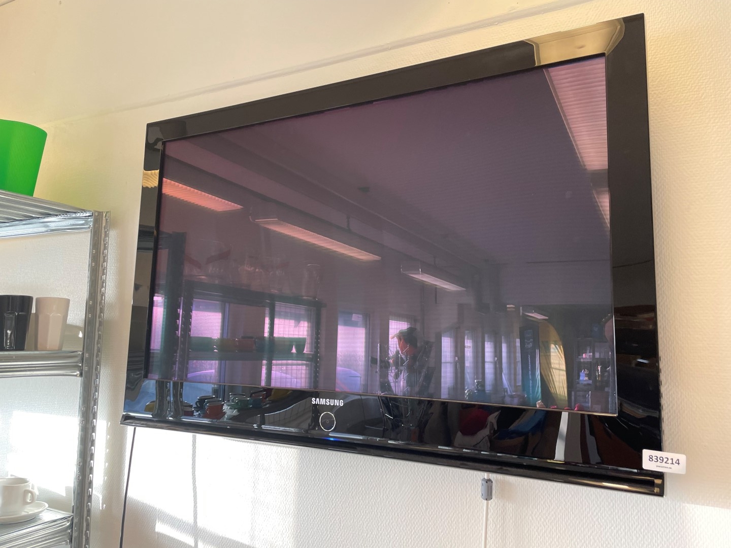 Wall-mounted TV Samsung PS42Q96HDX / XEE - PS Auction - We