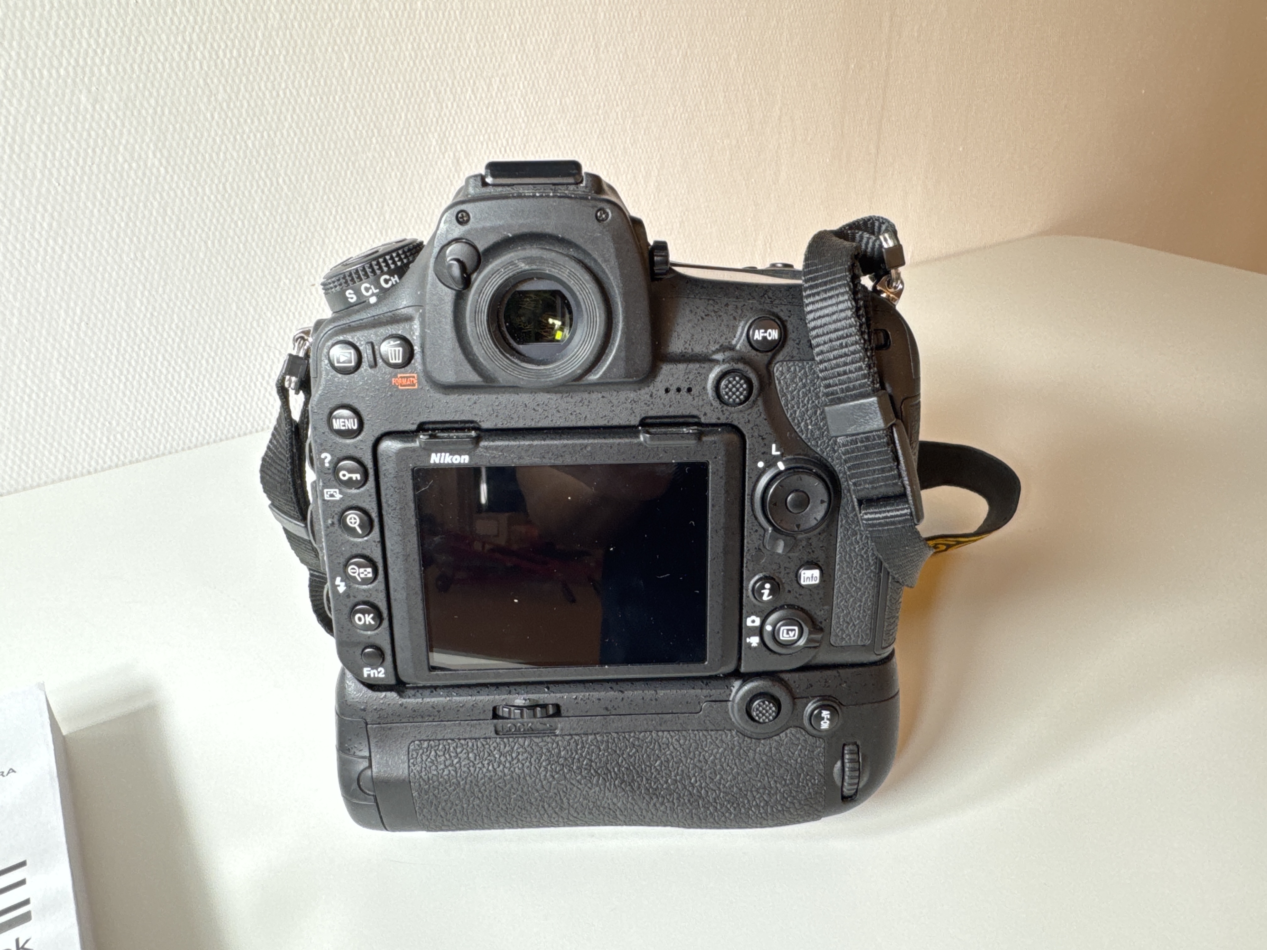 Nikon ニコンd850 ジャンク D850 訳あり・ジャンク 135,000円 | ネット最安値の価格比較