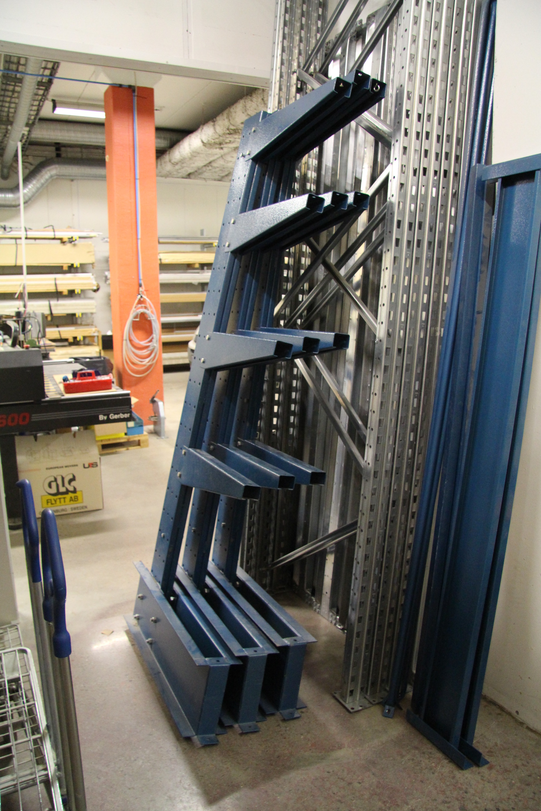 Branch stand 2 sections - PS Auction - We value the future - Largest in ...