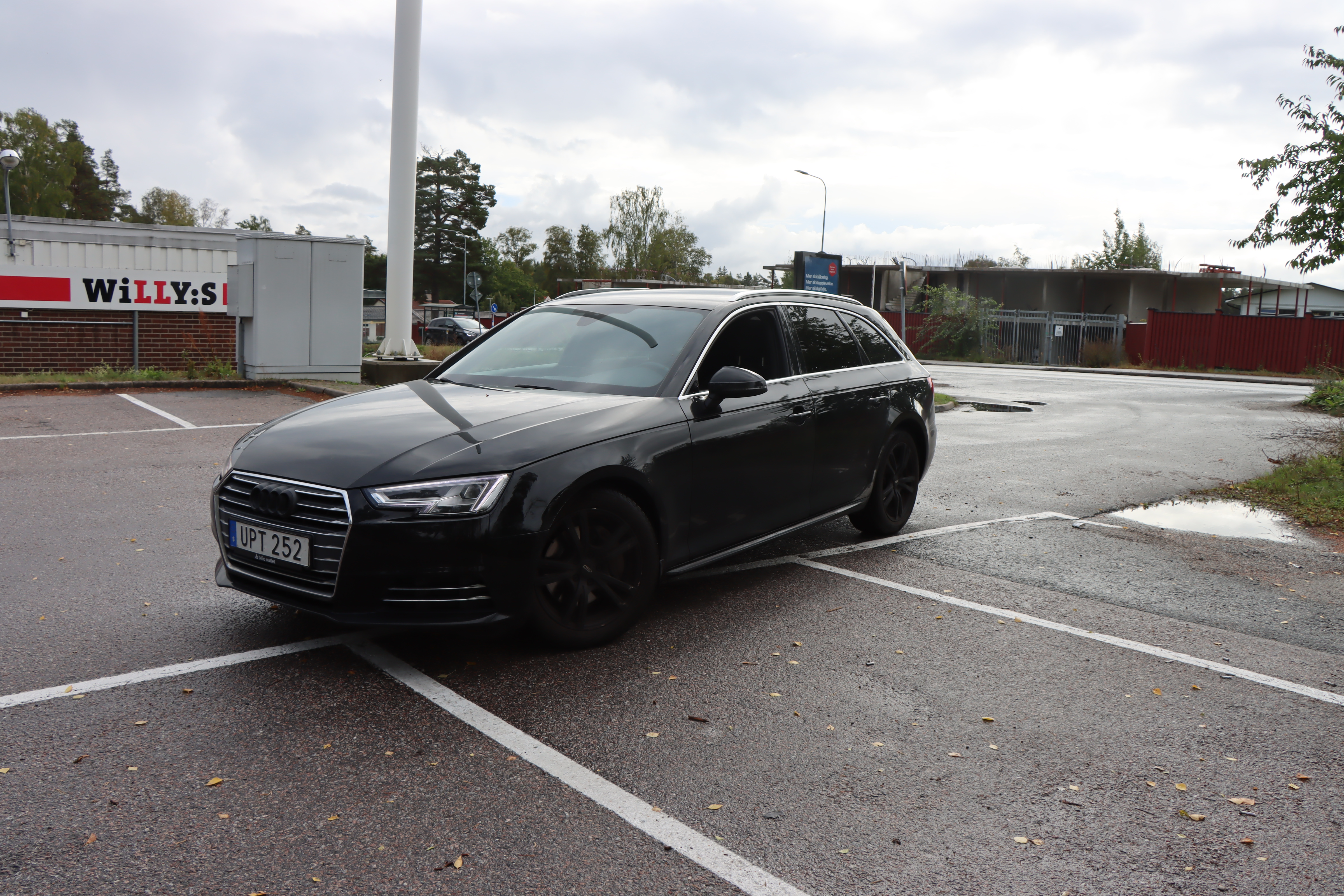 Förhandsvisning av video för Audi A4 Avant 2.0 TDI S Tronic, 190hk, 2017