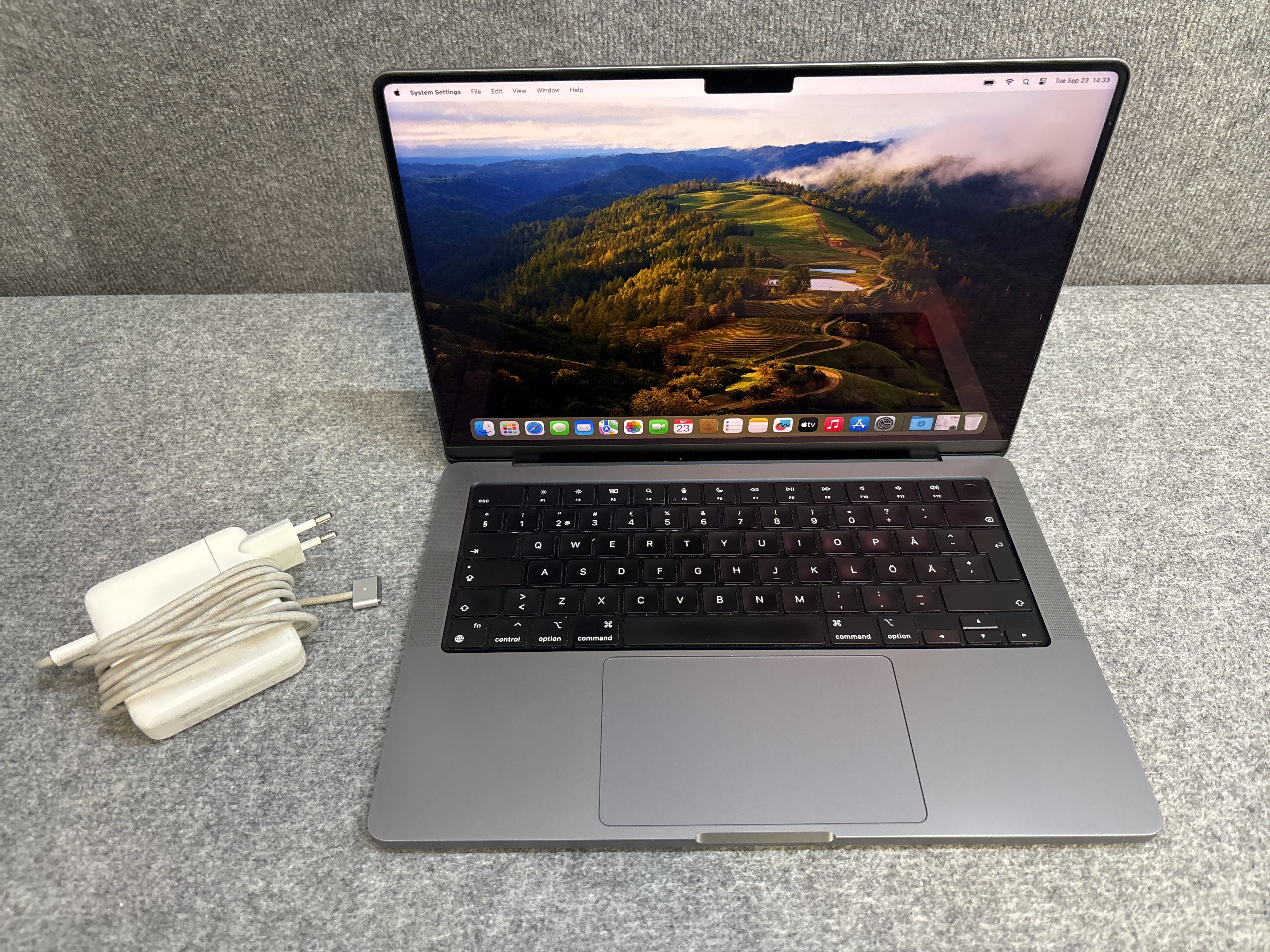 MacBook Pro 14” M1 Pro 32GB/512GB SSD - PS Auction - We value the 